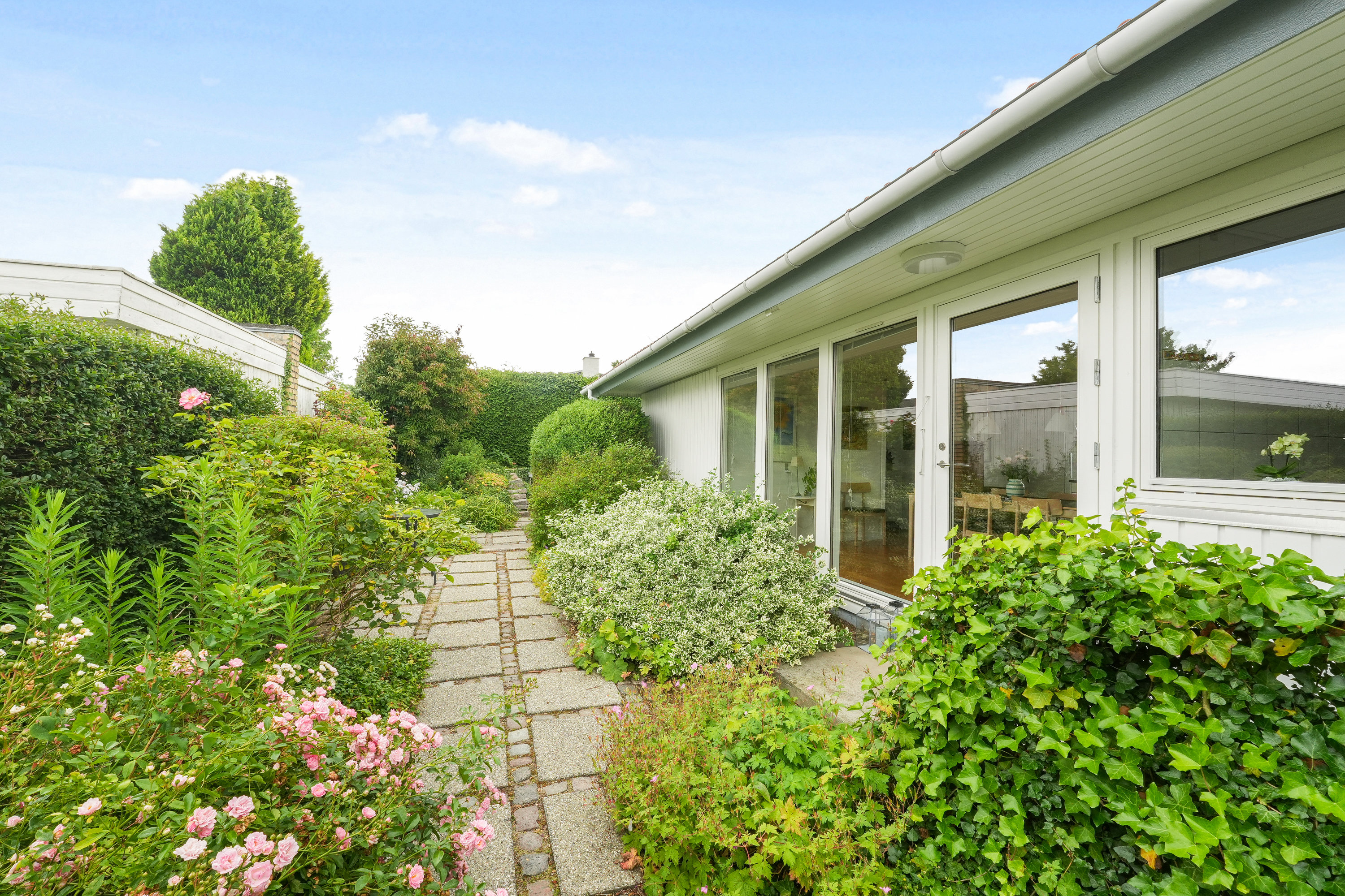 Fremhævet andet billede i fuldskærmstilstand. Billede af Stenløkken 39, 3460 Birkerød