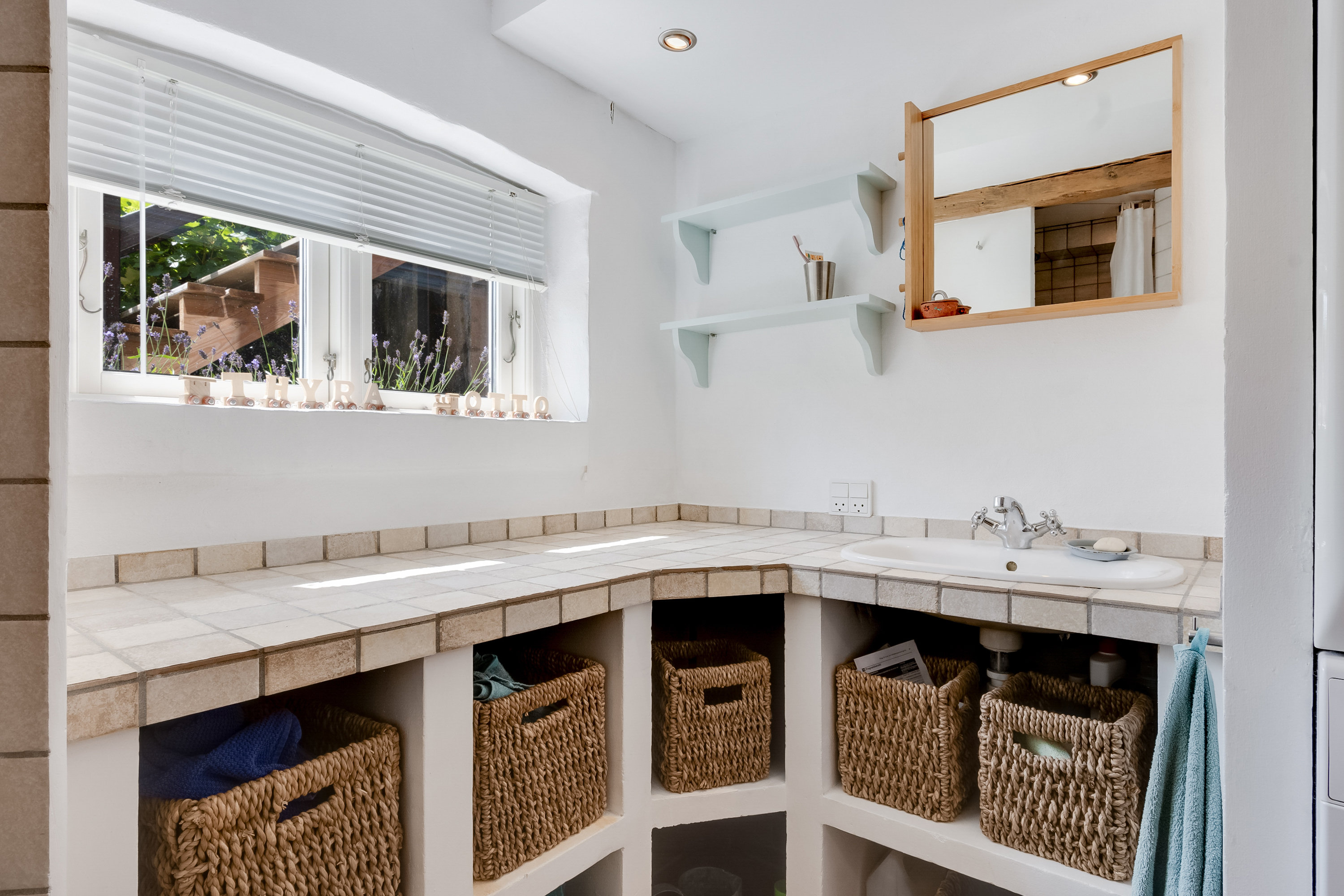 Fremhævet badeværelse billede i fuldskærmstilstand. Billede af Kastanievej 8, 5230 Odense M