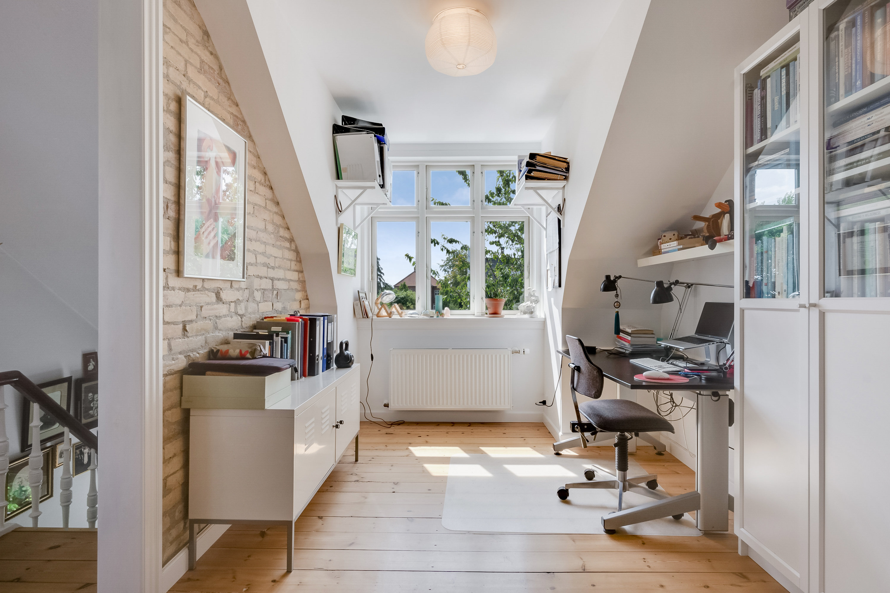 Fremhævet kontor billede i fuldskærmstilstand. Billede af Kastanievej 8, 5230 Odense M