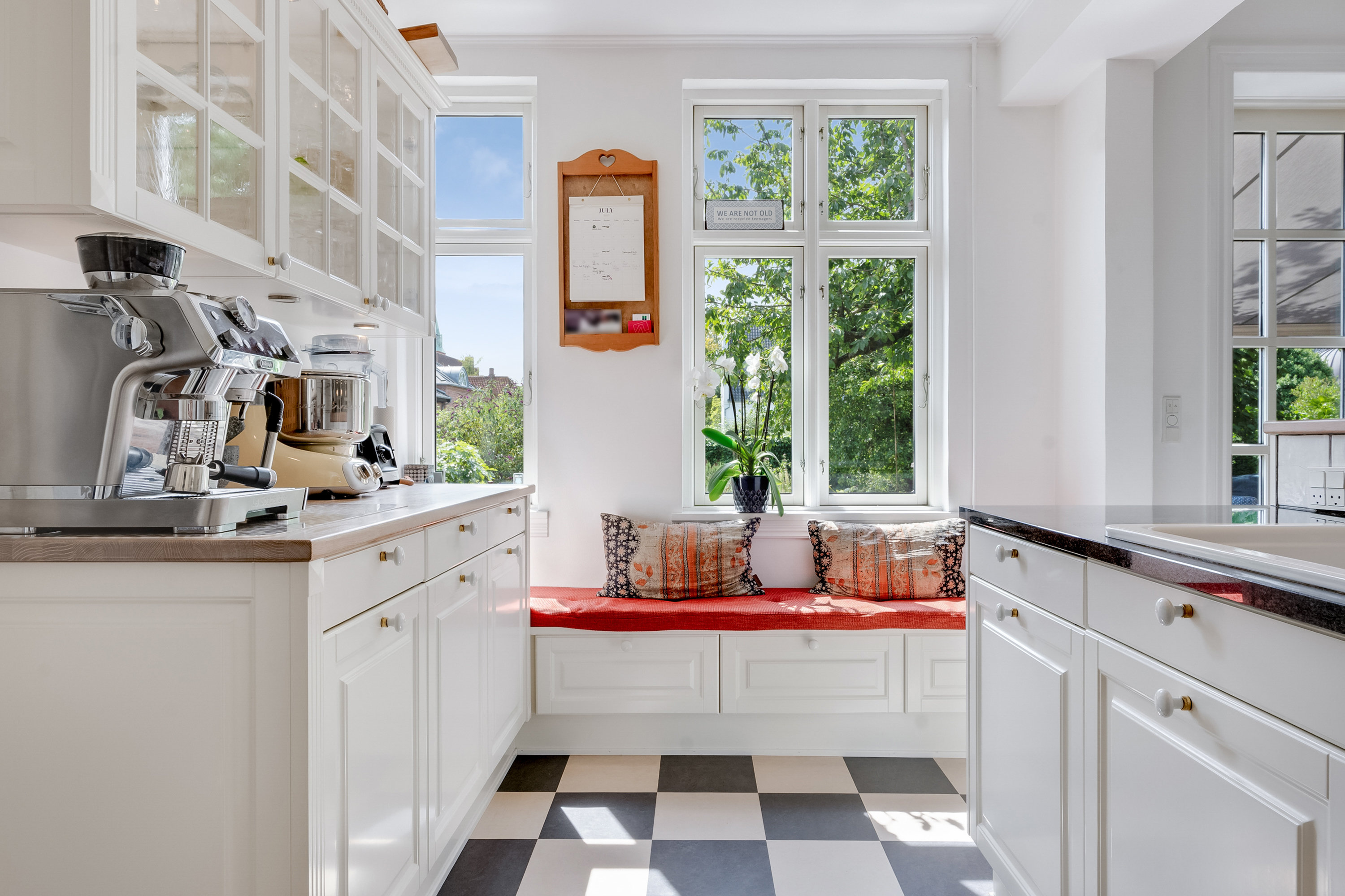 Fremhævet køkken billede i fuldskærmstilstand. Billede af Kastanievej 8, 5230 Odense M