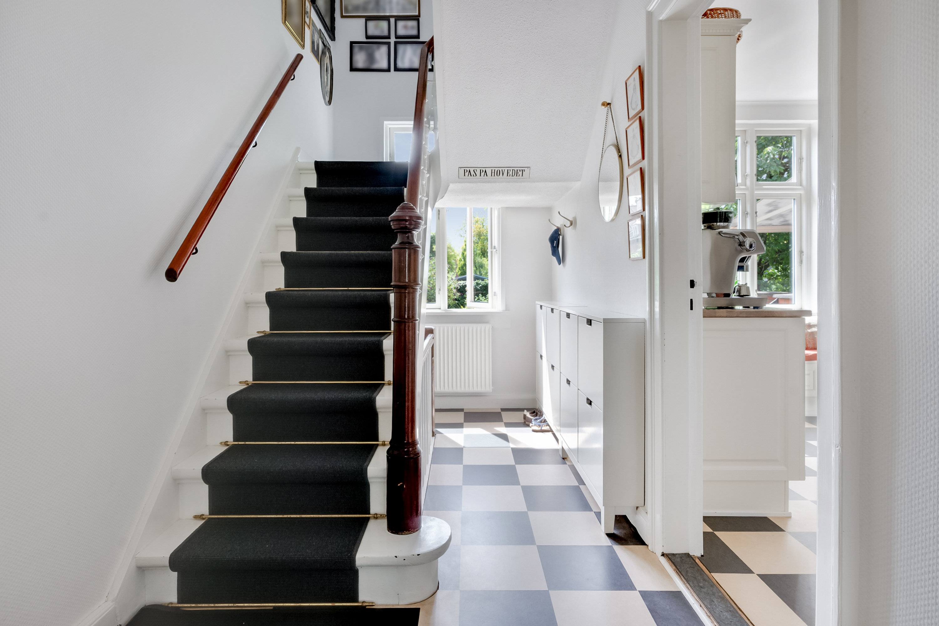 Fremhævet entré billede i fuldskærmstilstand. Billede af Kastanievej 8, 5230 Odense M