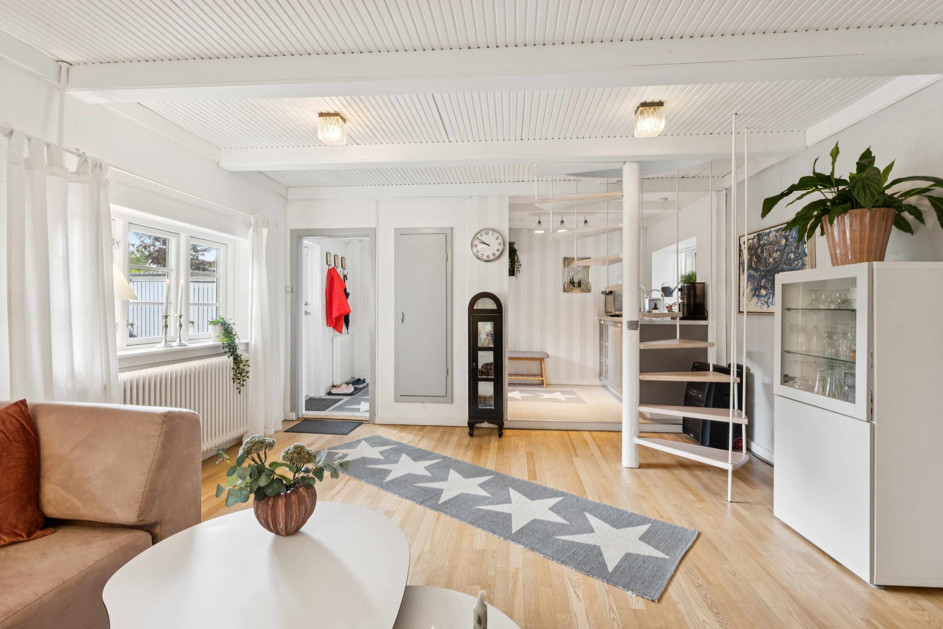 Fremhævet stue billede i fuldskærmstilstand. Billede af Kettingevej 23, 2970 Hørsholm