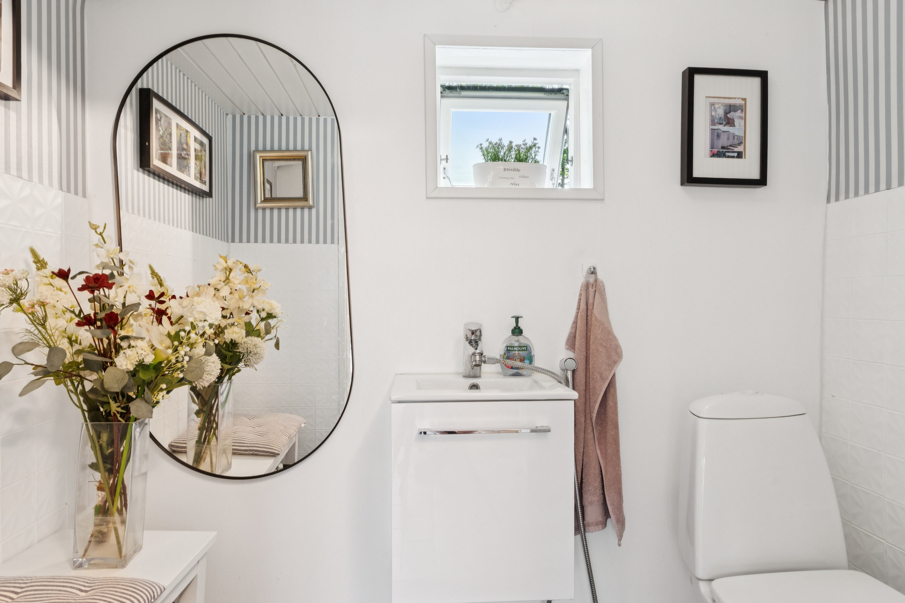 Fremhævet badeværelse billede i fuldskærmstilstand. Billede af Kettingevej 23, 2970 Hørsholm