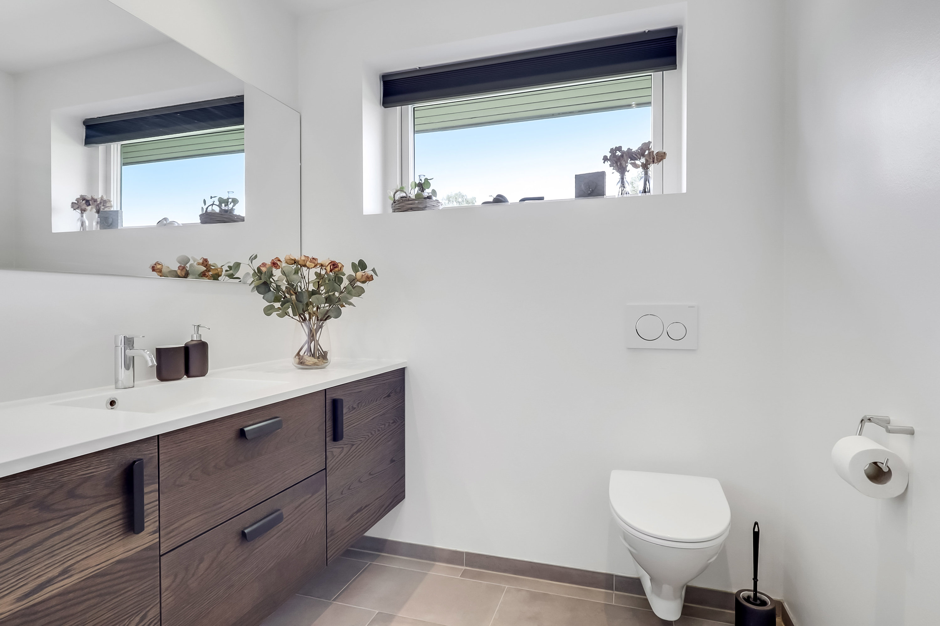 Fremhævet toilet billede i fuldskærmstilstand. Billede af Vestergårds Allé 22, 5881 Skårup Fyn