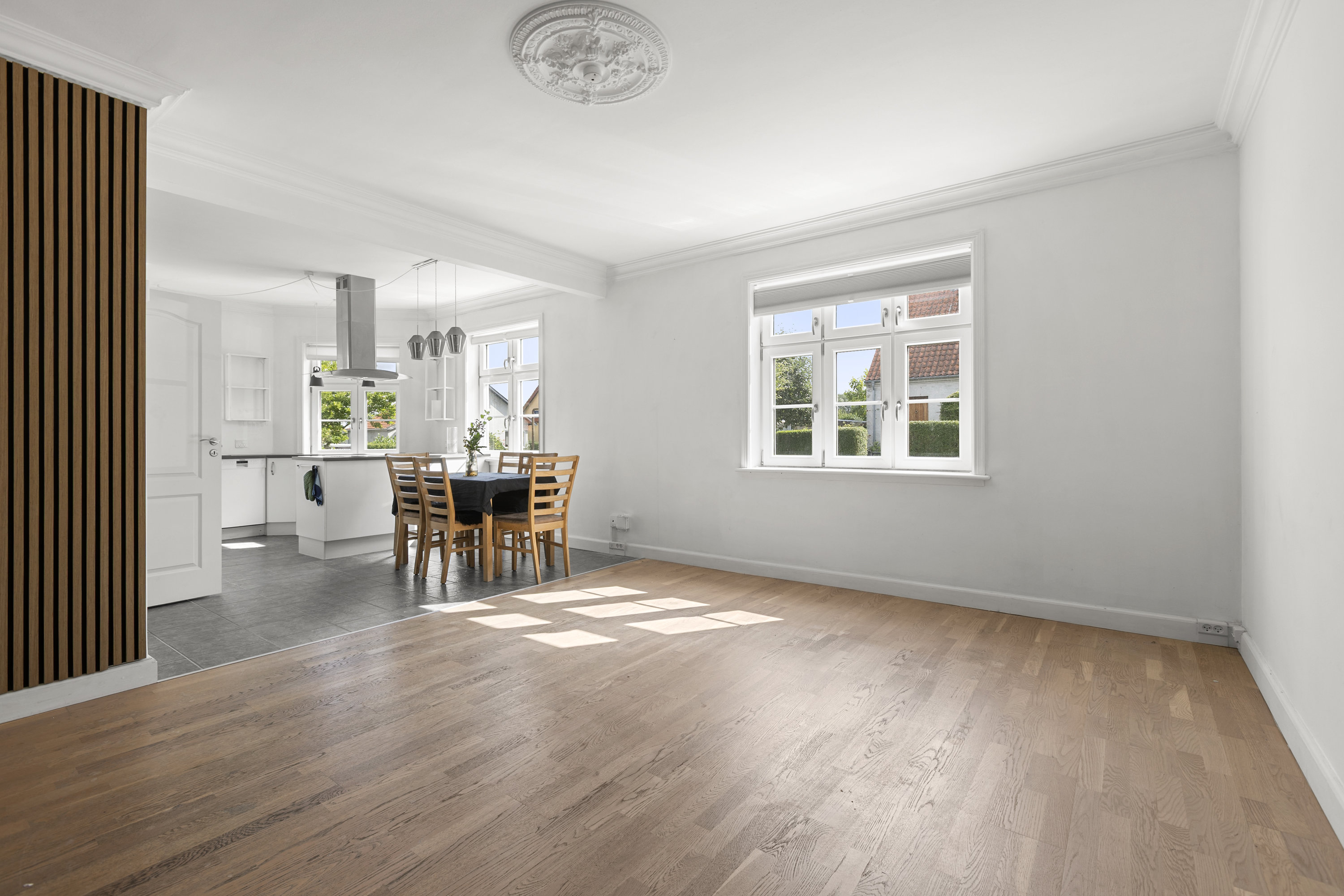 Fremhævet stue billede i fuldskærmstilstand. Billede af Elmevej 4, st.., Slagelse, 4200 Slagelse