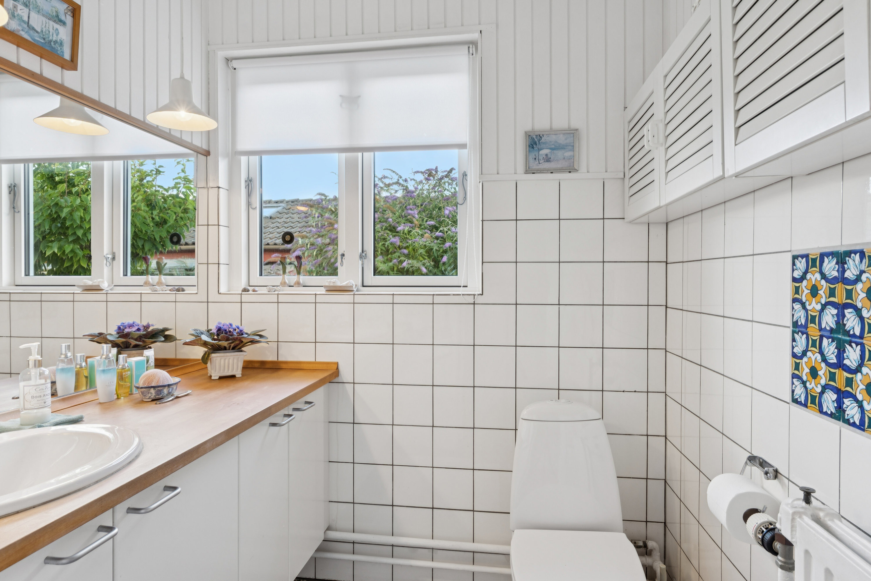 Fremhævet badeværelse billede i fuldskærmstilstand. Billede af Sophienberg Vænge 23, 2960 Rungsted Kyst