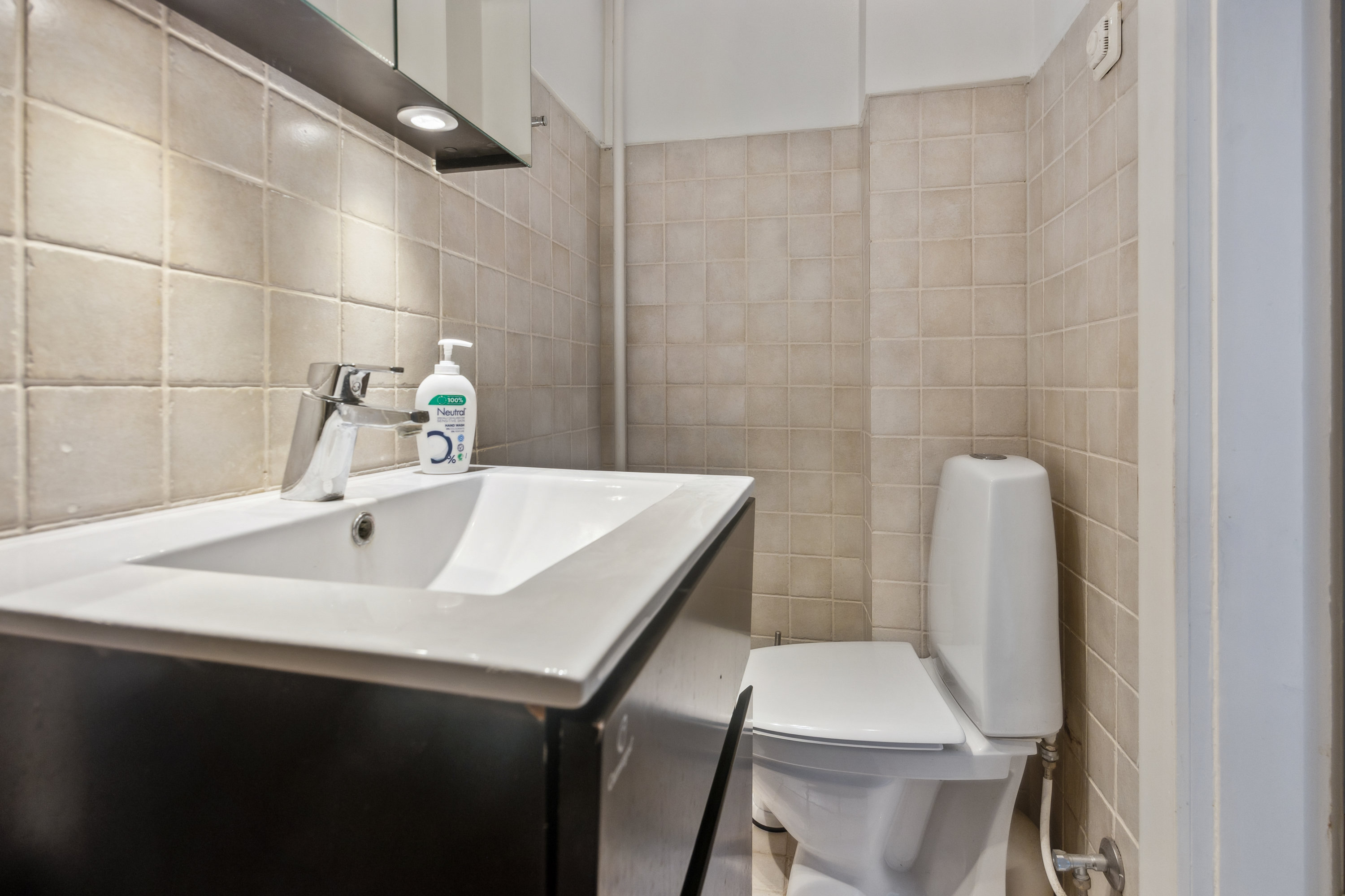 Fremhævet badeværelse billede i fuldskærmstilstand. Billede af Christiansgade 35, 1. tv., 9000 Aalborg