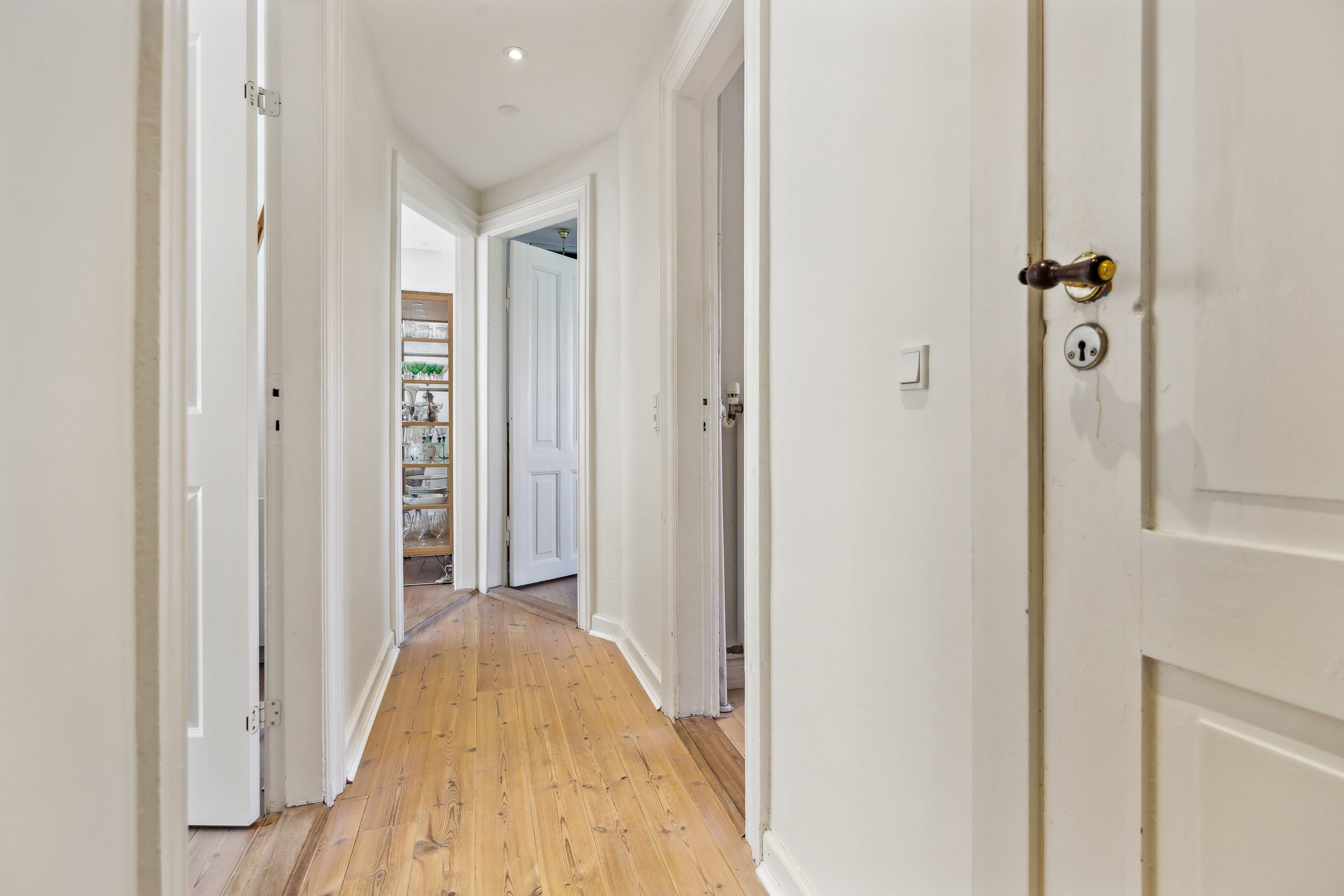 Fremhævet gang billede i fuldskærmstilstand. Billede af Christiansgade 35, 1. tv., 9000 Aalborg