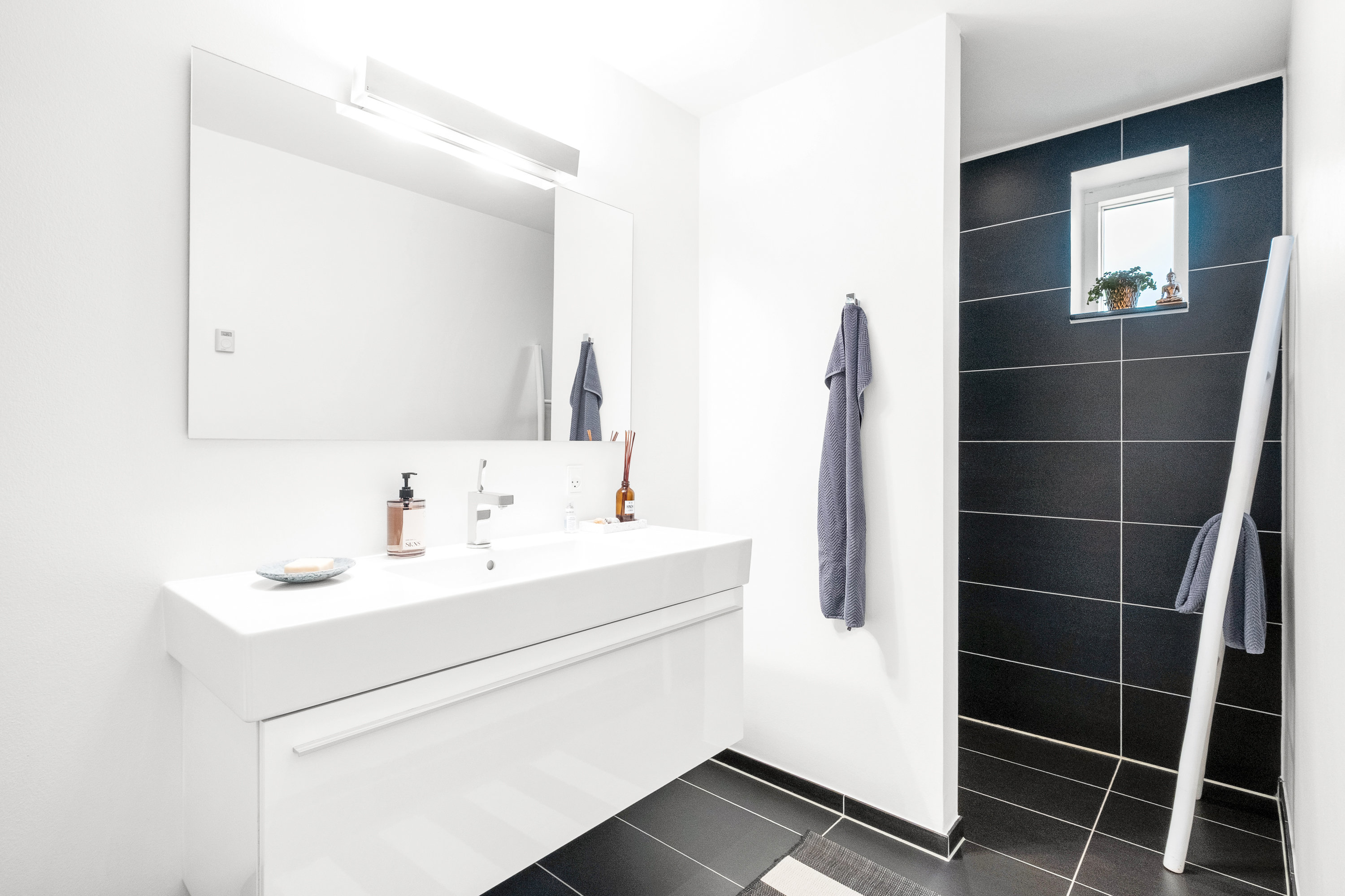 Fremhævet badeværelse billede i fuldskærmstilstand. Billede af Elmehaven 93, 8520 Lystrup