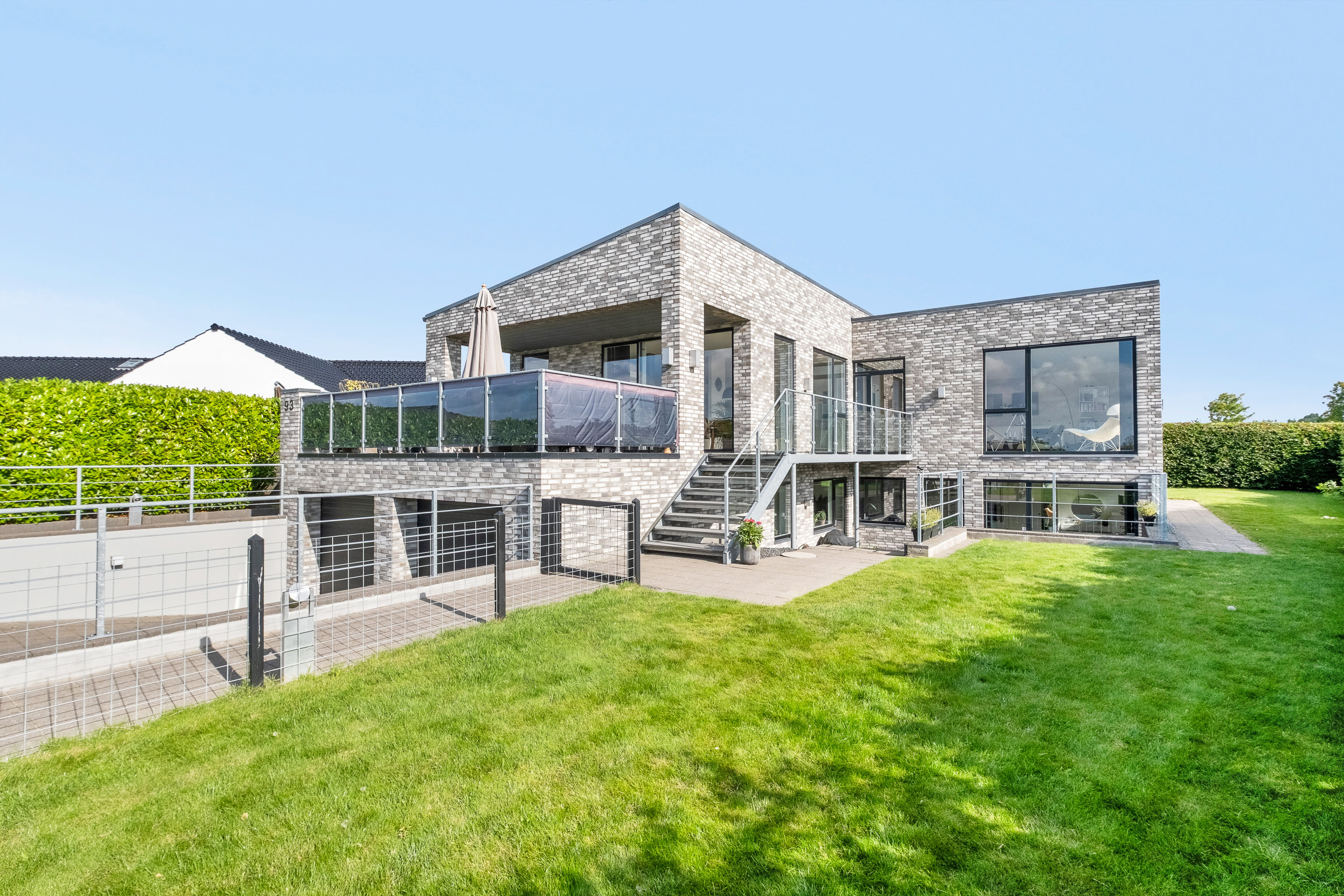 Villa: Facade på Elmehaven 93, 8520 Lystrup