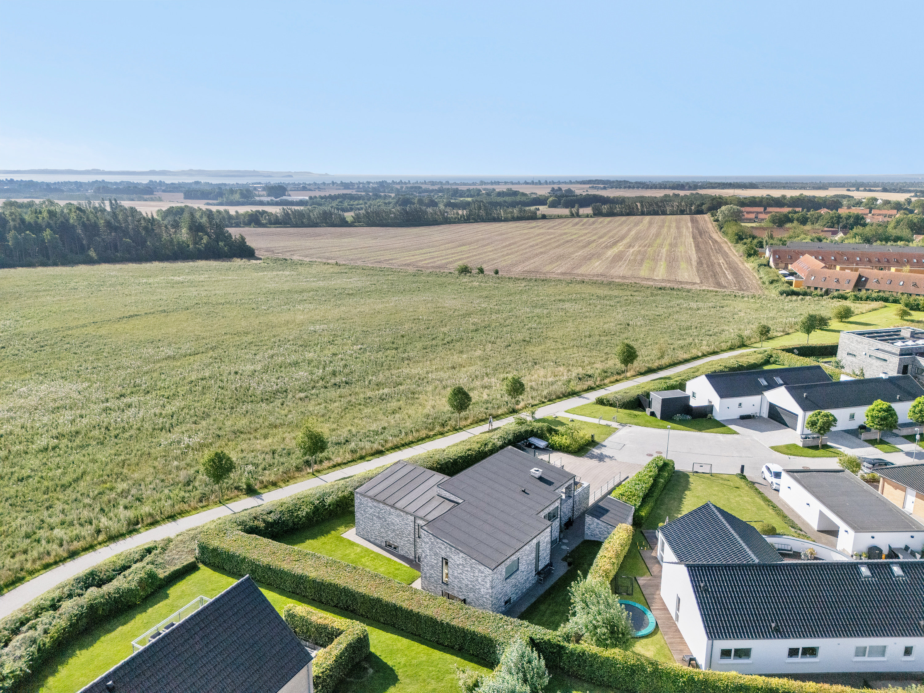 Miniaturebillede 1: luftfoto. Billede af Elmehaven 93, 8520 Lystrup