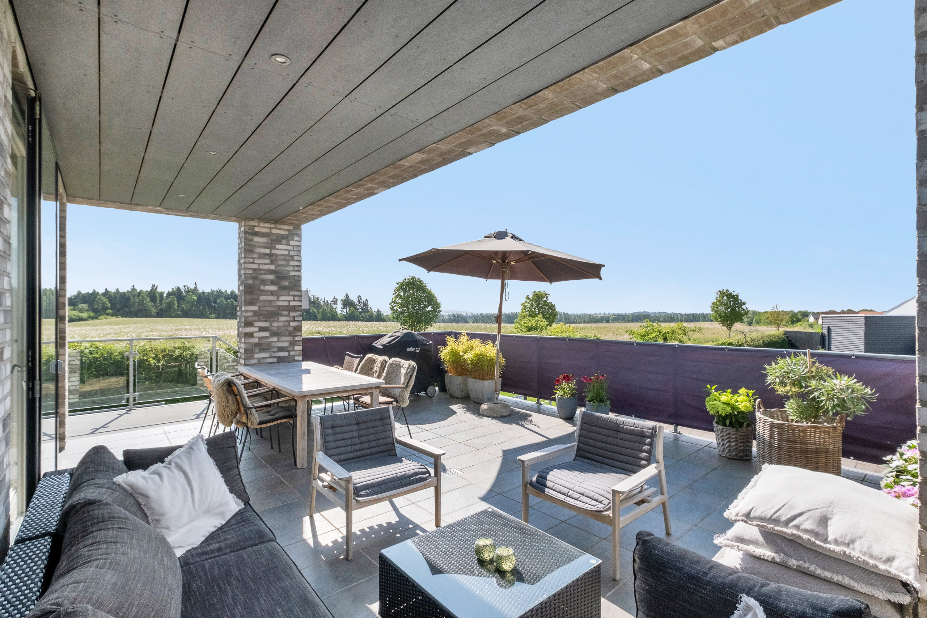 Fremhævet overdækket terrasse billede i fuldskærmstilstand. Billede af Elmehaven 93, 8520 Lystrup