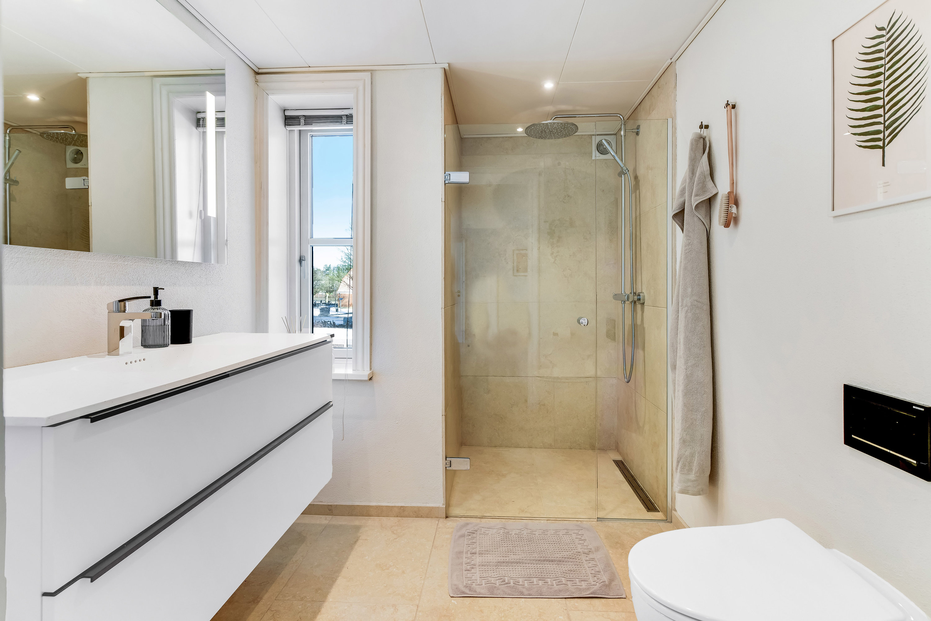 Fremhævet badeværelse billede i fuldskærmstilstand. Billede af Jernbanegade 23, 7200 Grindsted