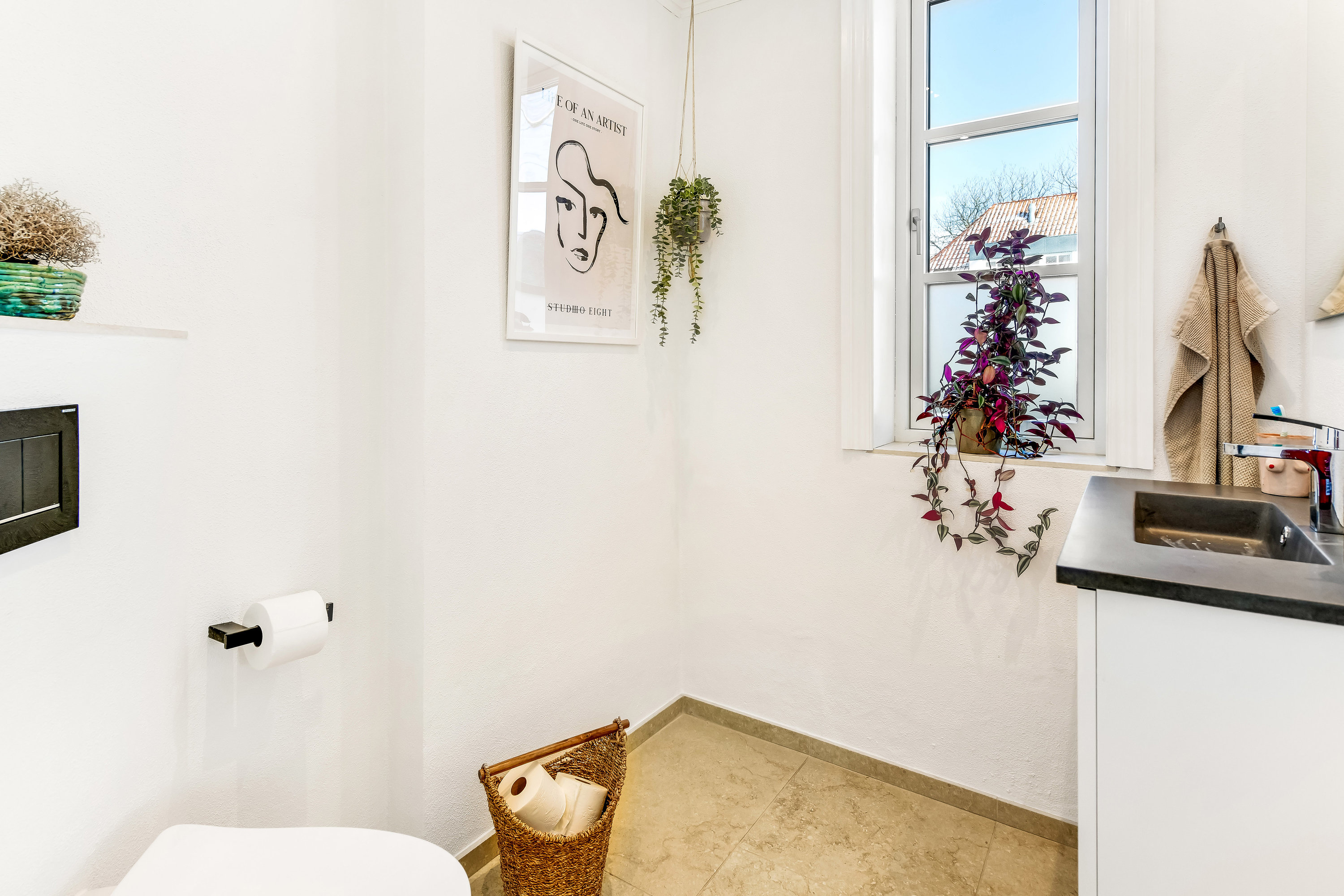 Fremhævet toilet billede i fuldskærmstilstand. Billede af Jernbanegade 23, 7200 Grindsted