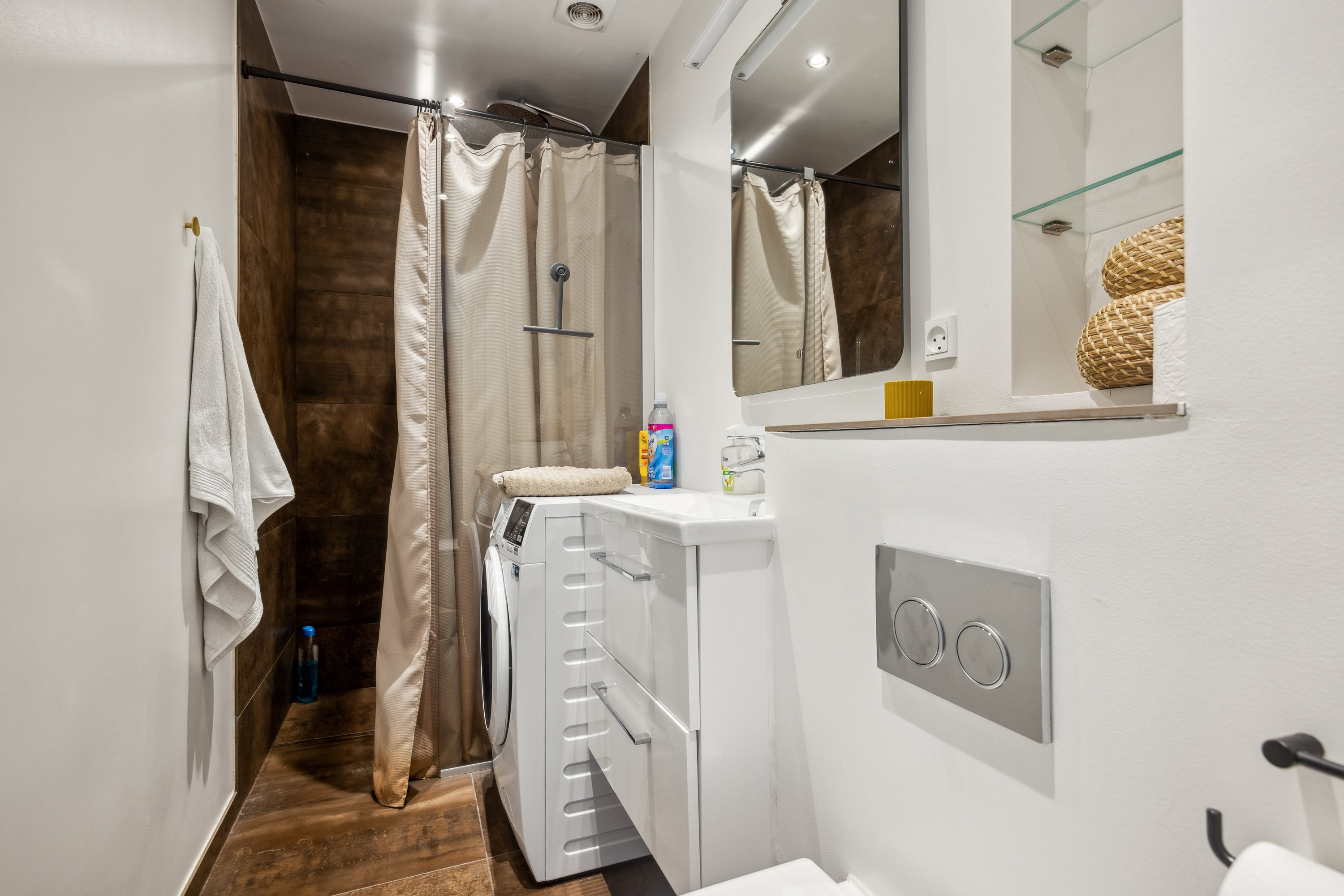 Fremhævet badeværelse billede i fuldskærmstilstand. Billede af Helgolandsgade 62, st.., 9000 Aalborg