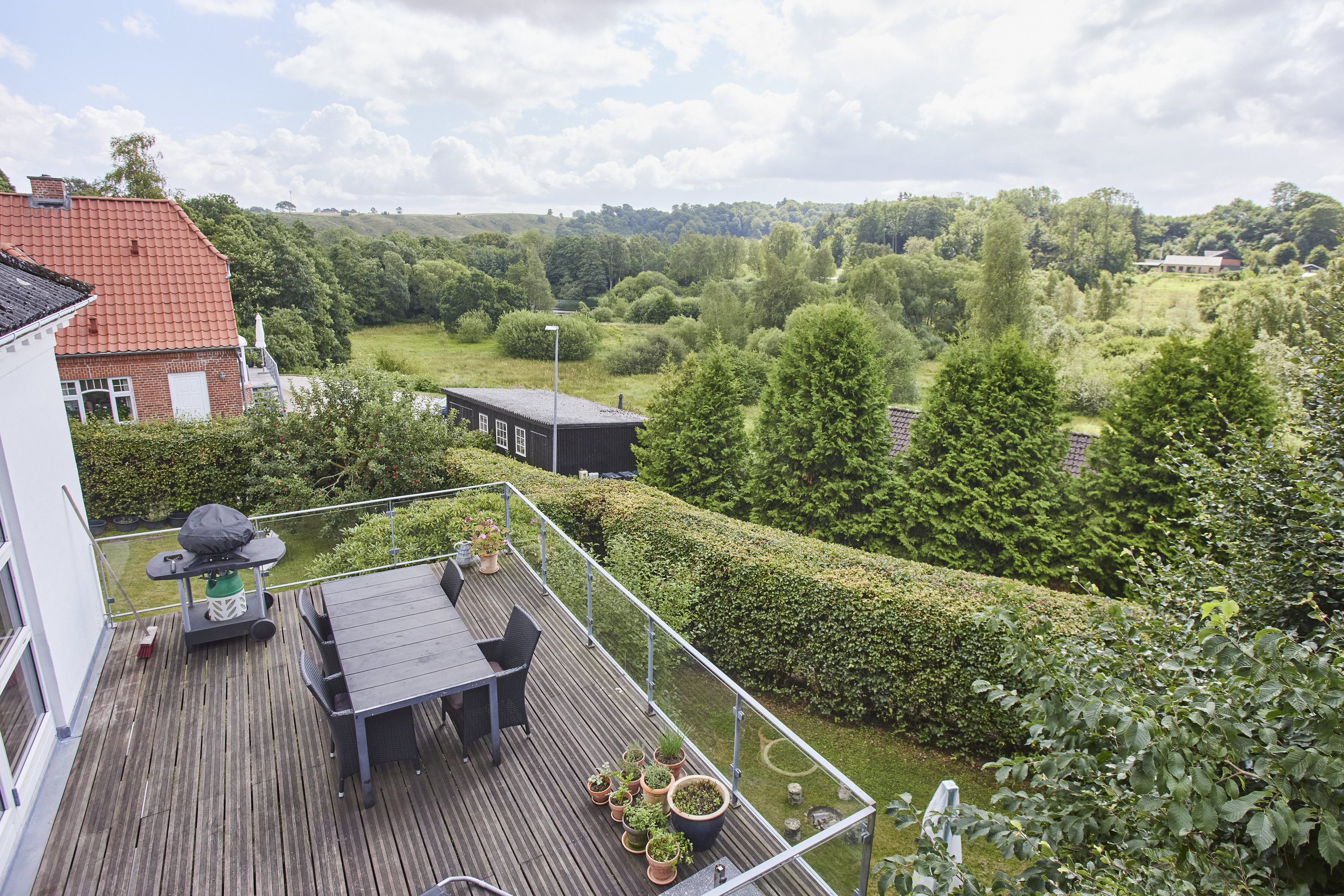 Fremhævet terrasse billede i fuldskærmstilstand. Billede af Dollerupvej 176, 8800 Viborg