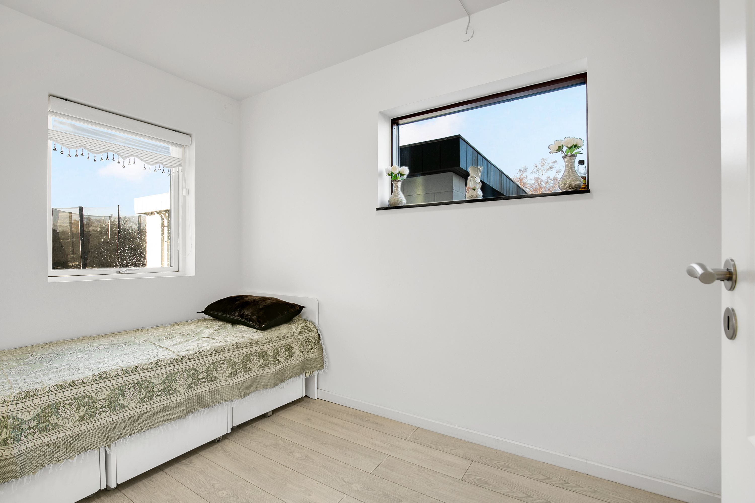 Fremhævet værelse billede i fuldskærmstilstand. Billede af Porsager 17, 2620 Albertslund