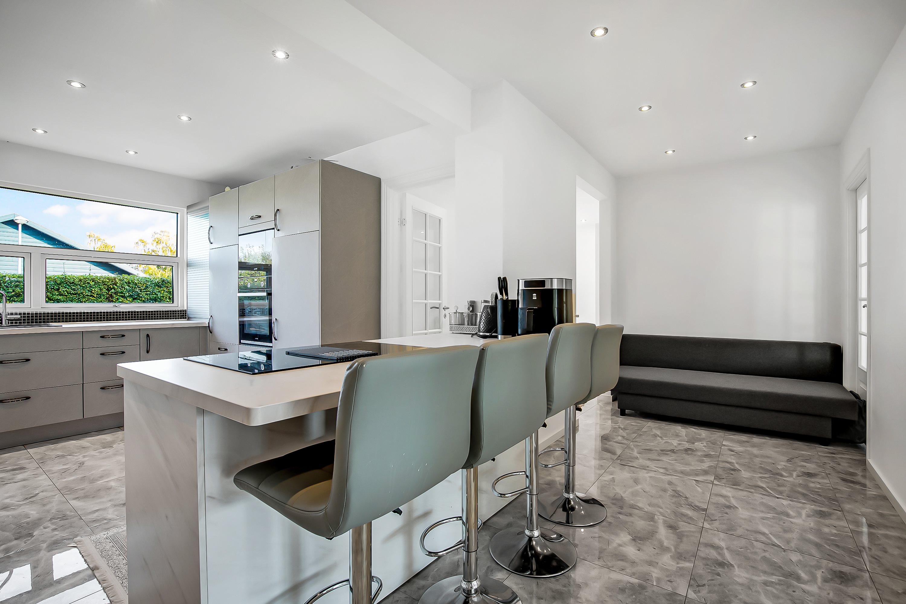 Fremhævet køkken billede i fuldskærmstilstand. Billede af Porsager 17, 2620 Albertslund