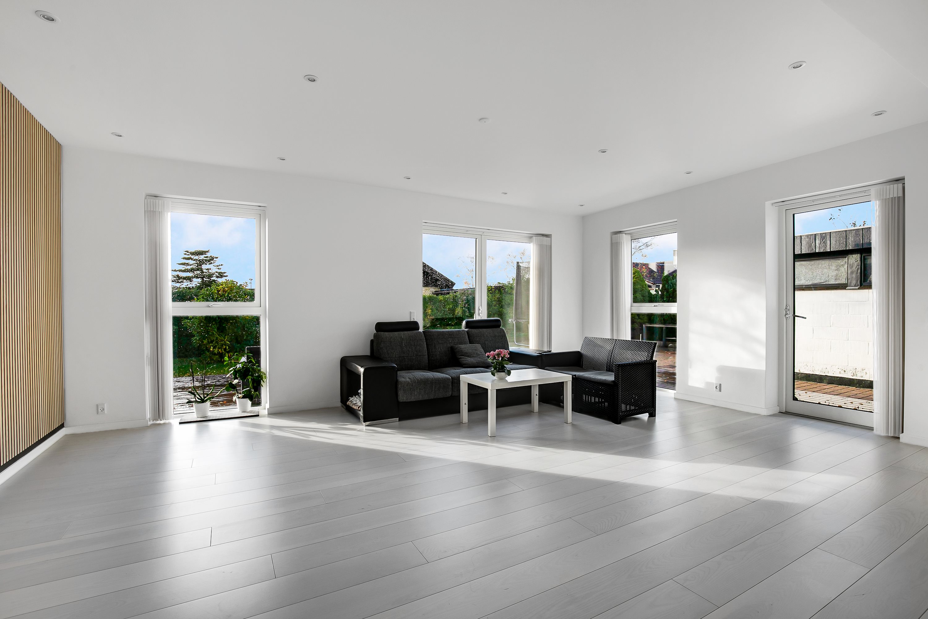 Fremhævet stue billede i fuldskærmstilstand. Billede af Porsager 17, 2620 Albertslund