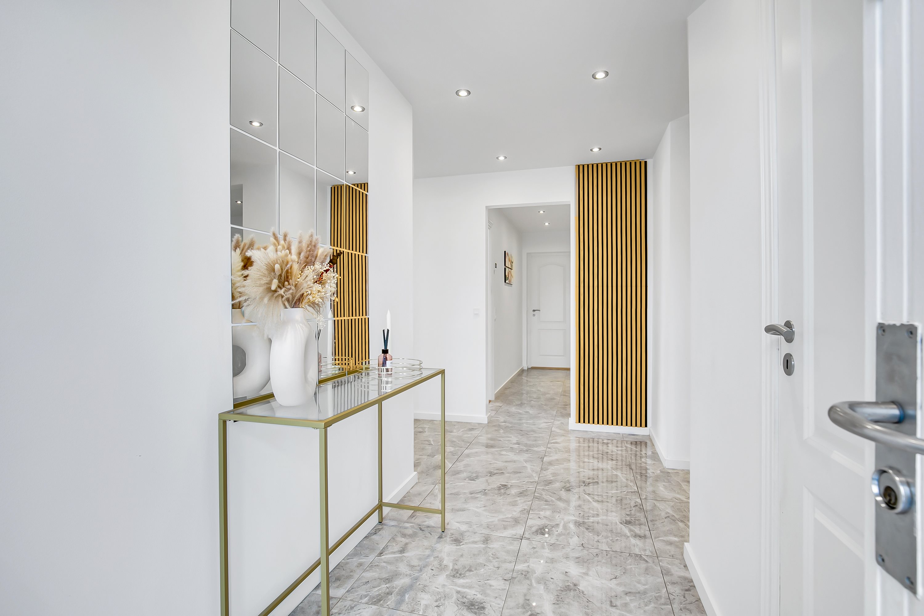 Fremhævet entré billede i fuldskærmstilstand. Billede af Porsager 17, 2620 Albertslund