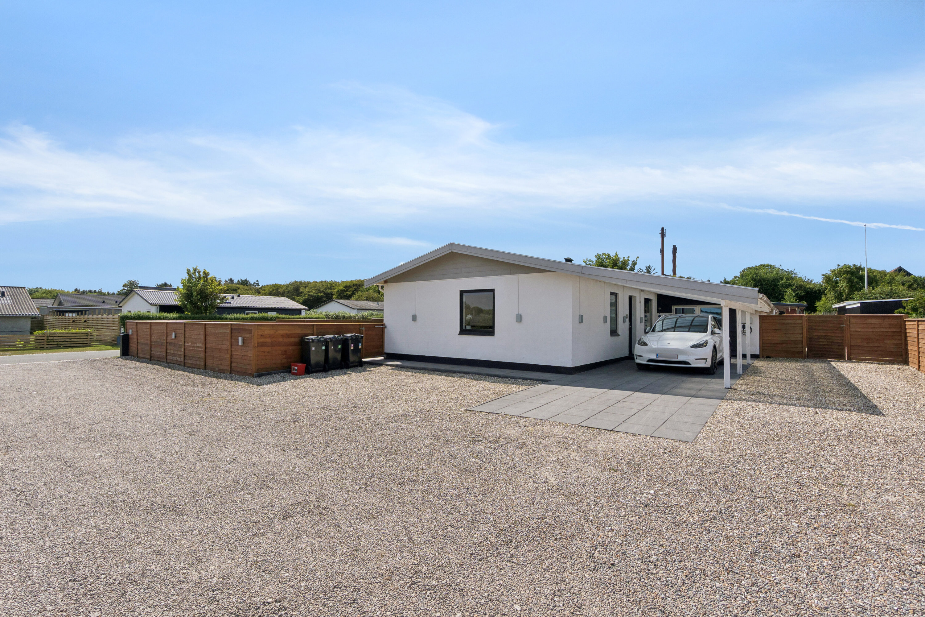 Fremhævet set fra vejen billede i fuldskærmstilstand. Billede af Egevænget 12, 7730 Hanstholm