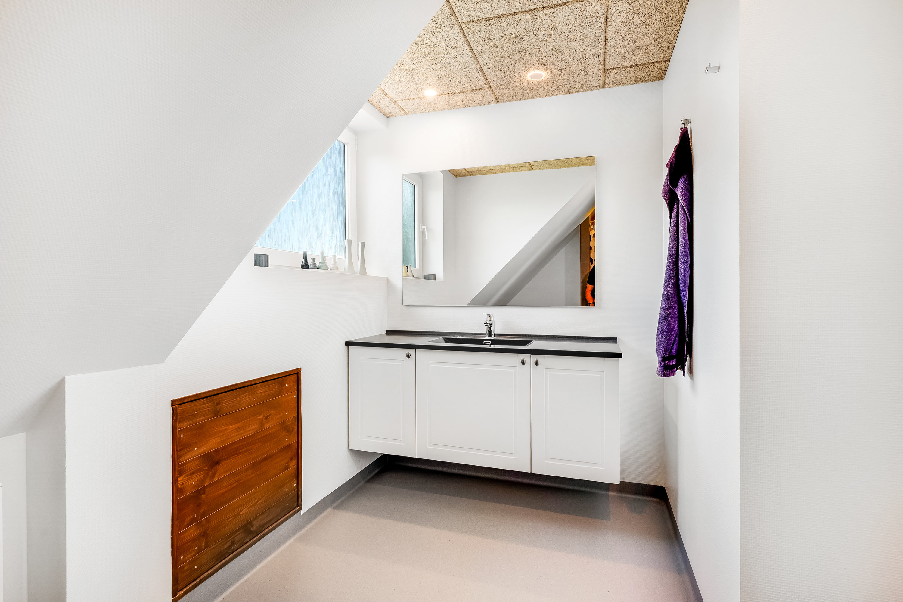 Fremhævet badeværelse billede i fuldskærmstilstand. Billede af Bymarken 8, Sdr. Nissum, 6990 Ulfborg