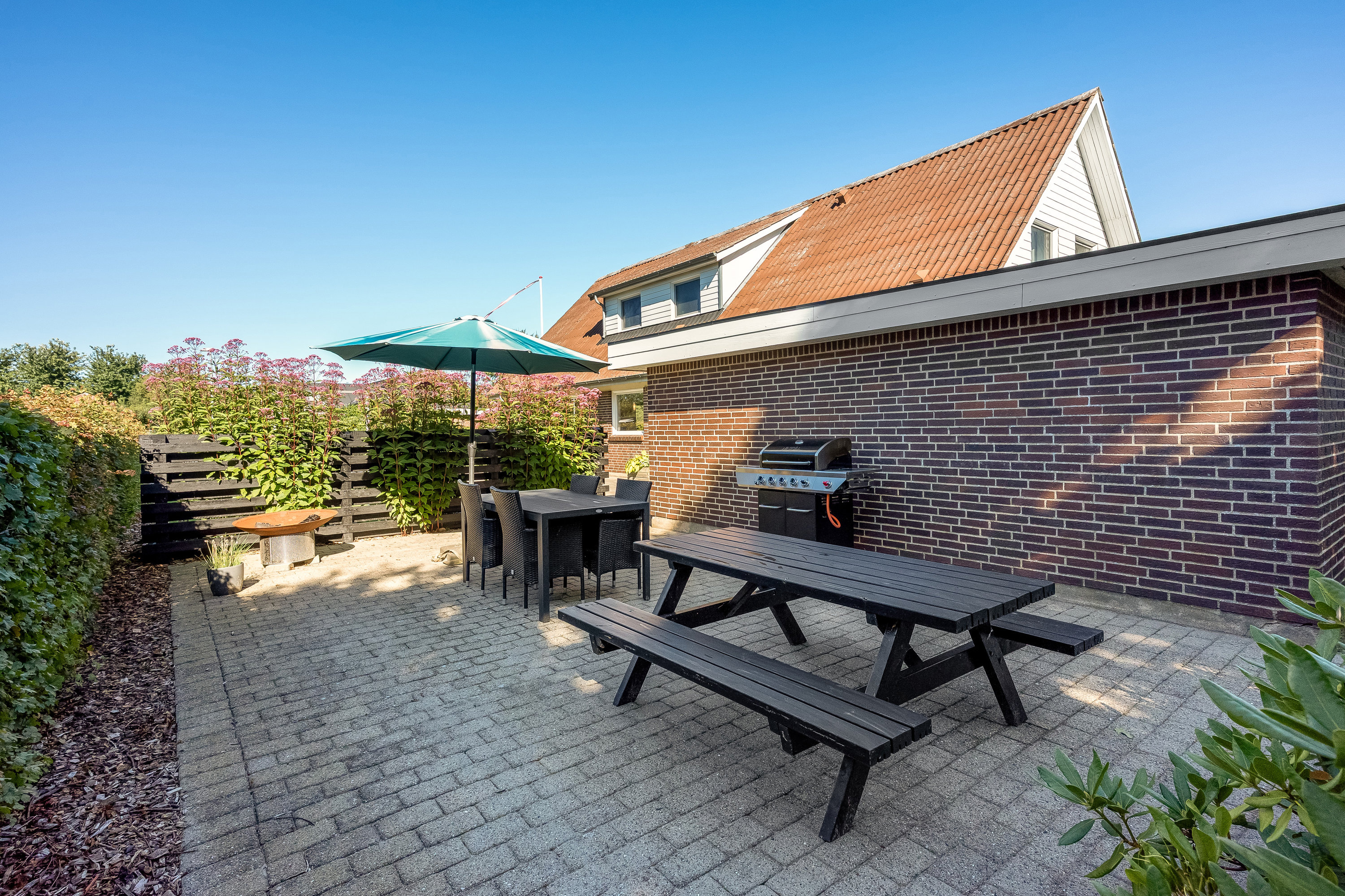 Fremhævet terrasse billede i fuldskærmstilstand. Billede af Bymarken 8, Sdr. Nissum, 6990 Ulfborg