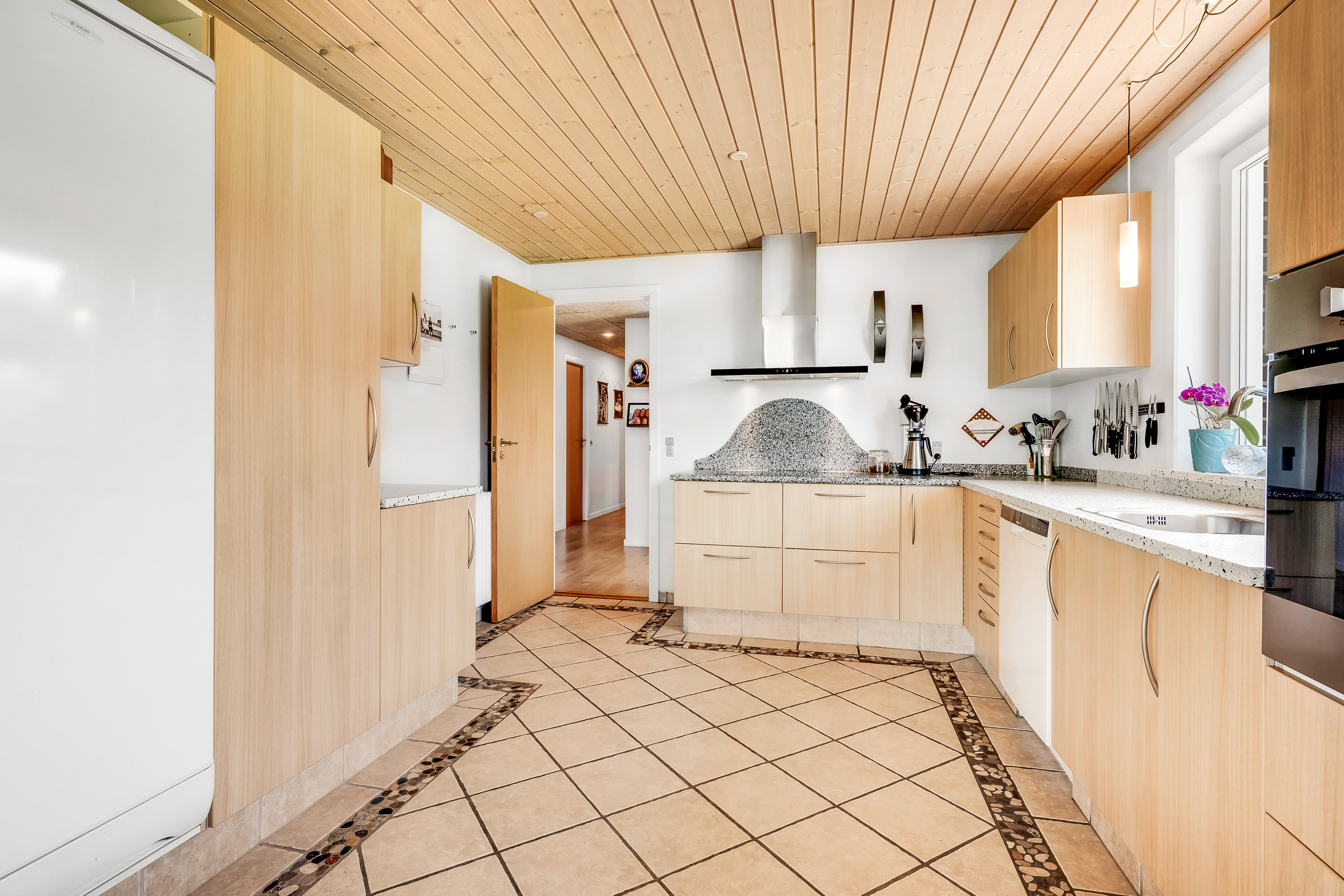 Fremhævet køkken billede i fuldskærmstilstand. Billede af Bymarken 8, Sdr. Nissum, 6990 Ulfborg