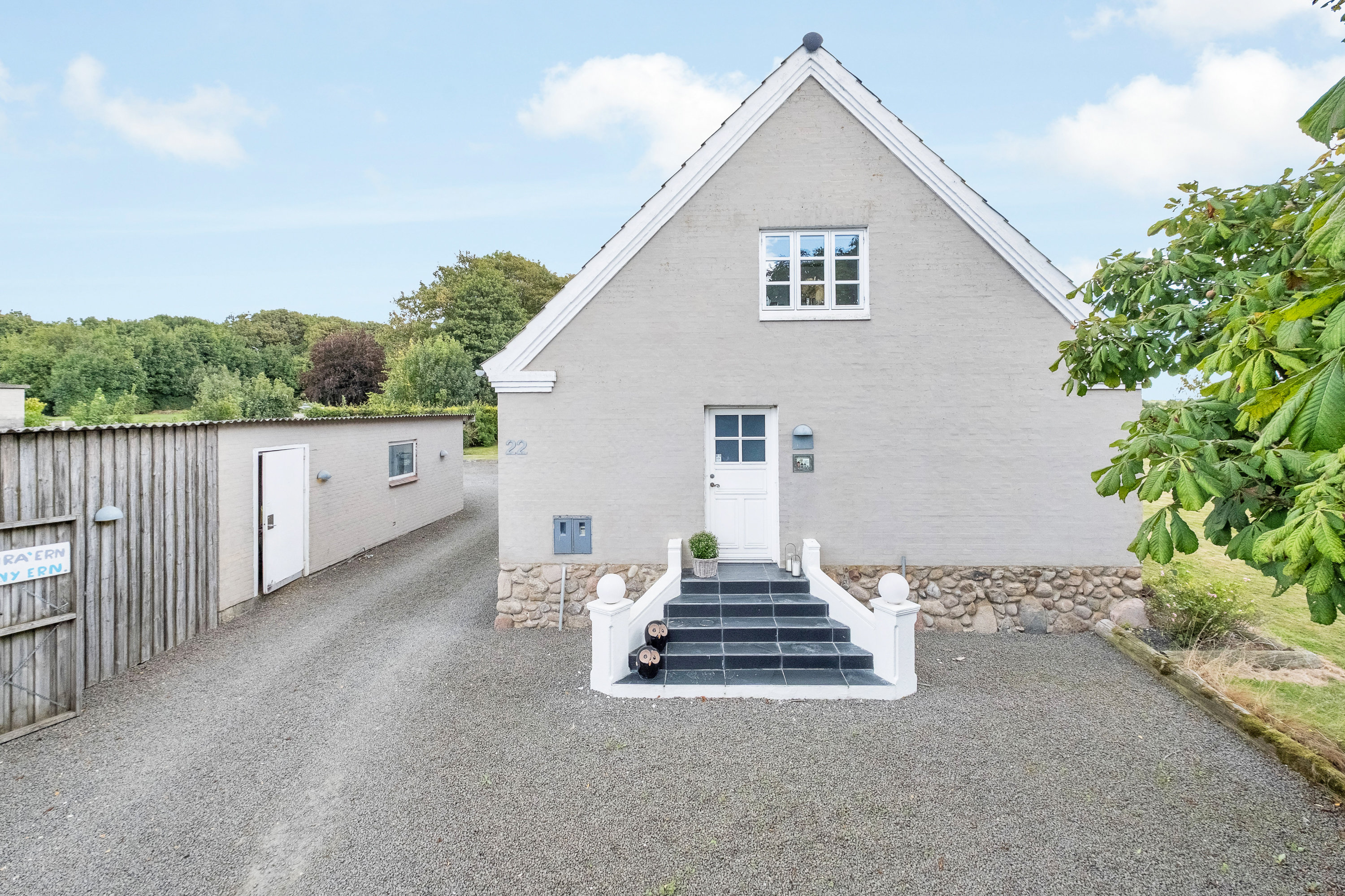 Fremhævet facade billede i fuldskærmstilstand. Billede af Villendrupvej 22, Villendrup, 8543 Hornslet