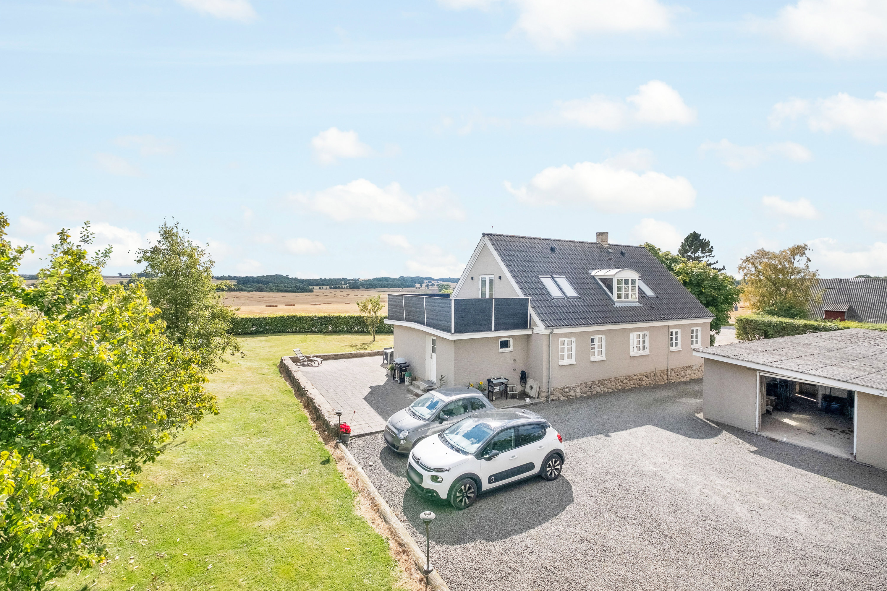 Fremhævet facade billede i fuldskærmstilstand. Billede af Villendrupvej 22, Villendrup, 8543 Hornslet