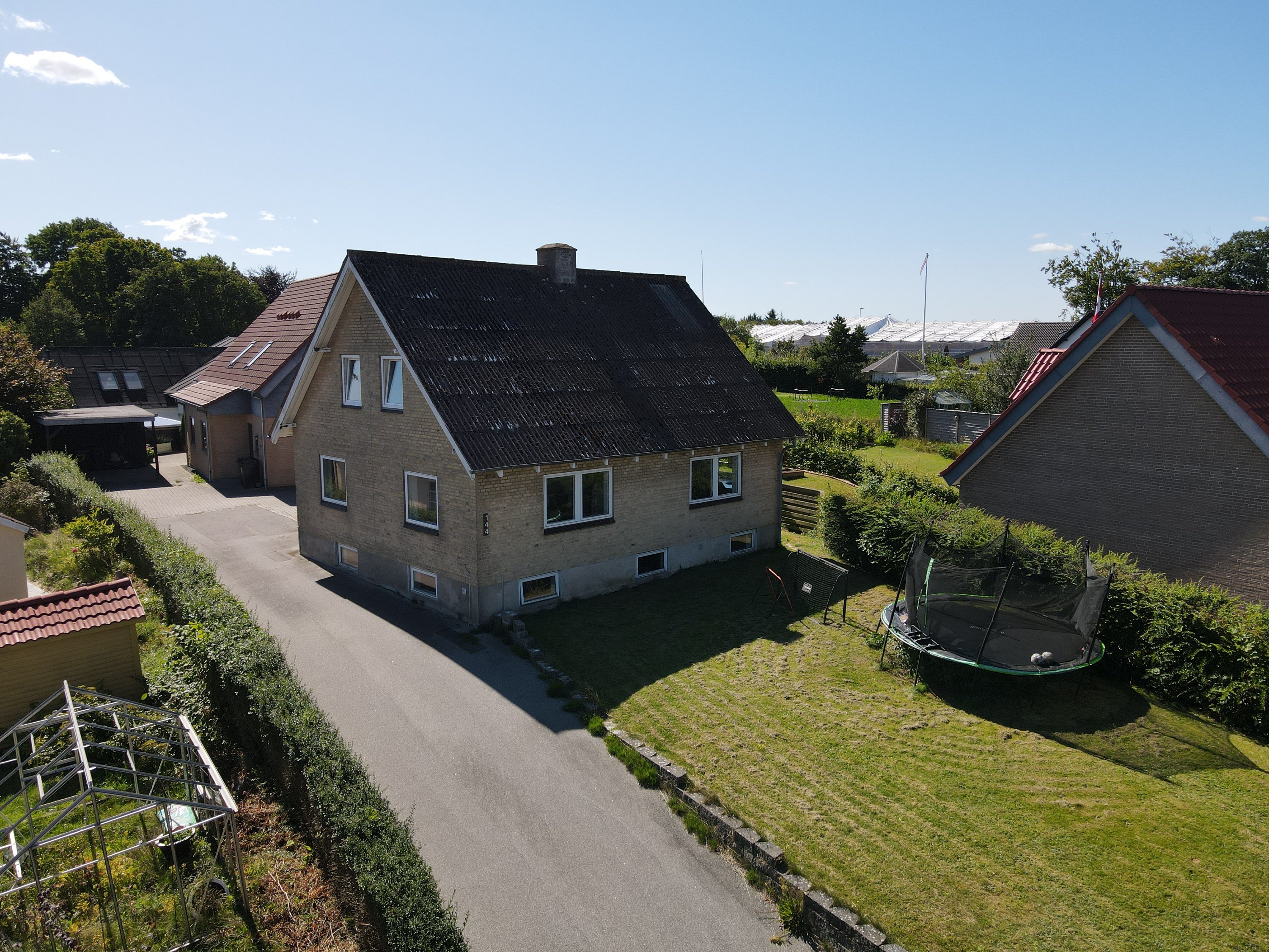 Fremhævet dronebillede billede i fuldskærmstilstand. Billede af Nøvlingvej 144A, 9260 Gistrup