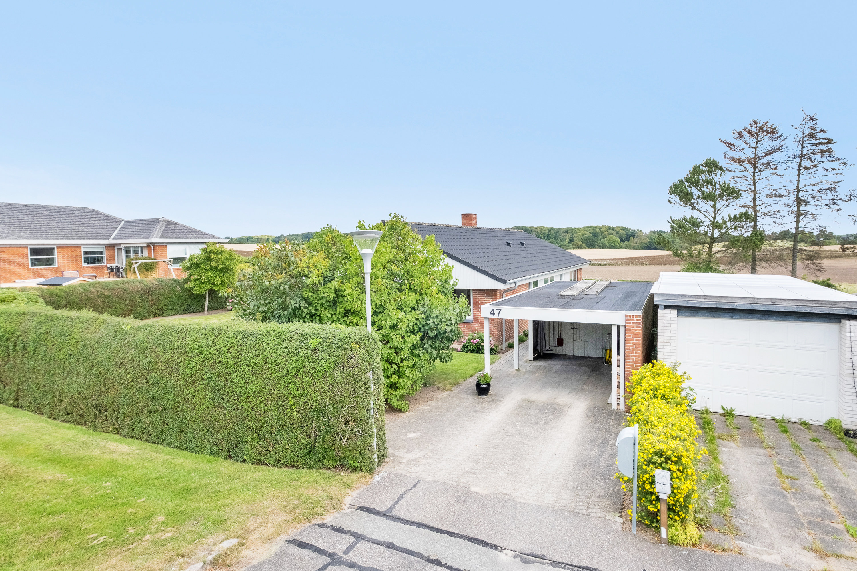 Fremhævet facade billede i fuldskærmstilstand. Billede af Stokbrovej 47, Elev, 8520 Lystrup