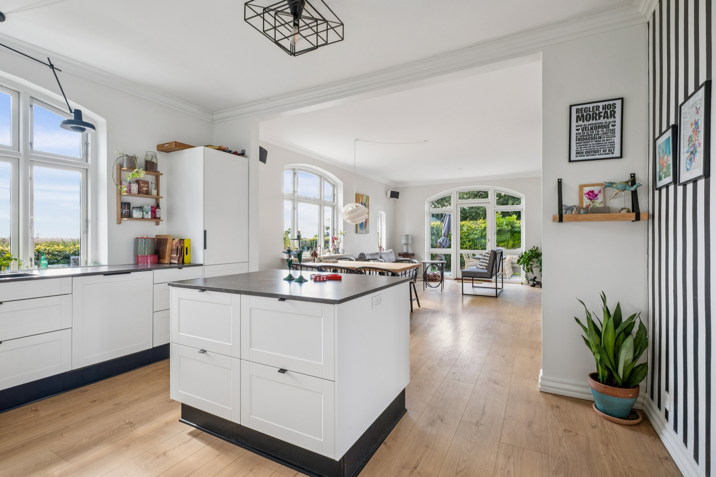 Fremhævet køkken/alrum billede i fuldskærmstilstand. Billede af Skovlyvej 12, Elling, 8751 Gedved