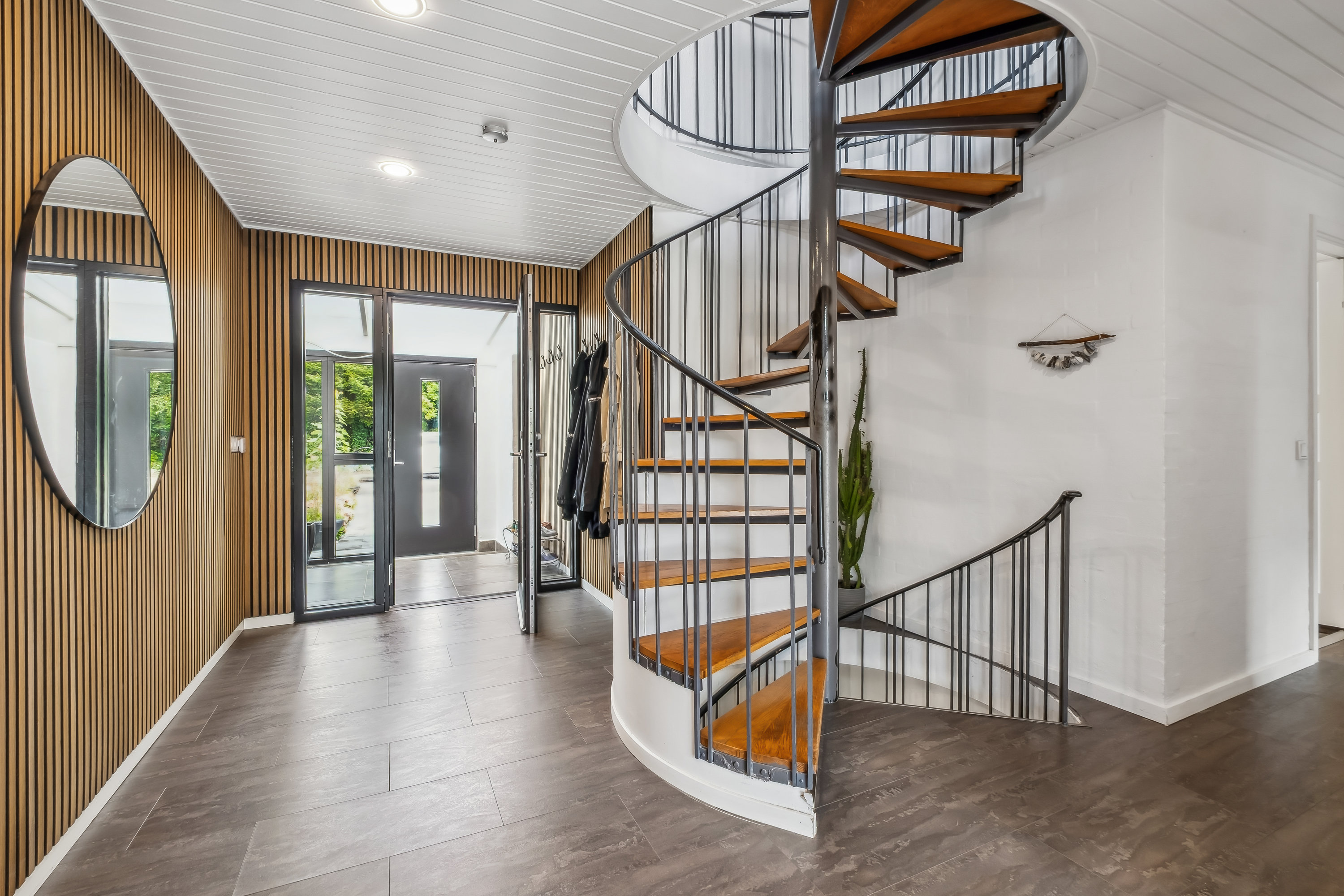 Fremhævet entre billede i fuldskærmstilstand. Billede af Rønnevej 19, 8700 Horsens