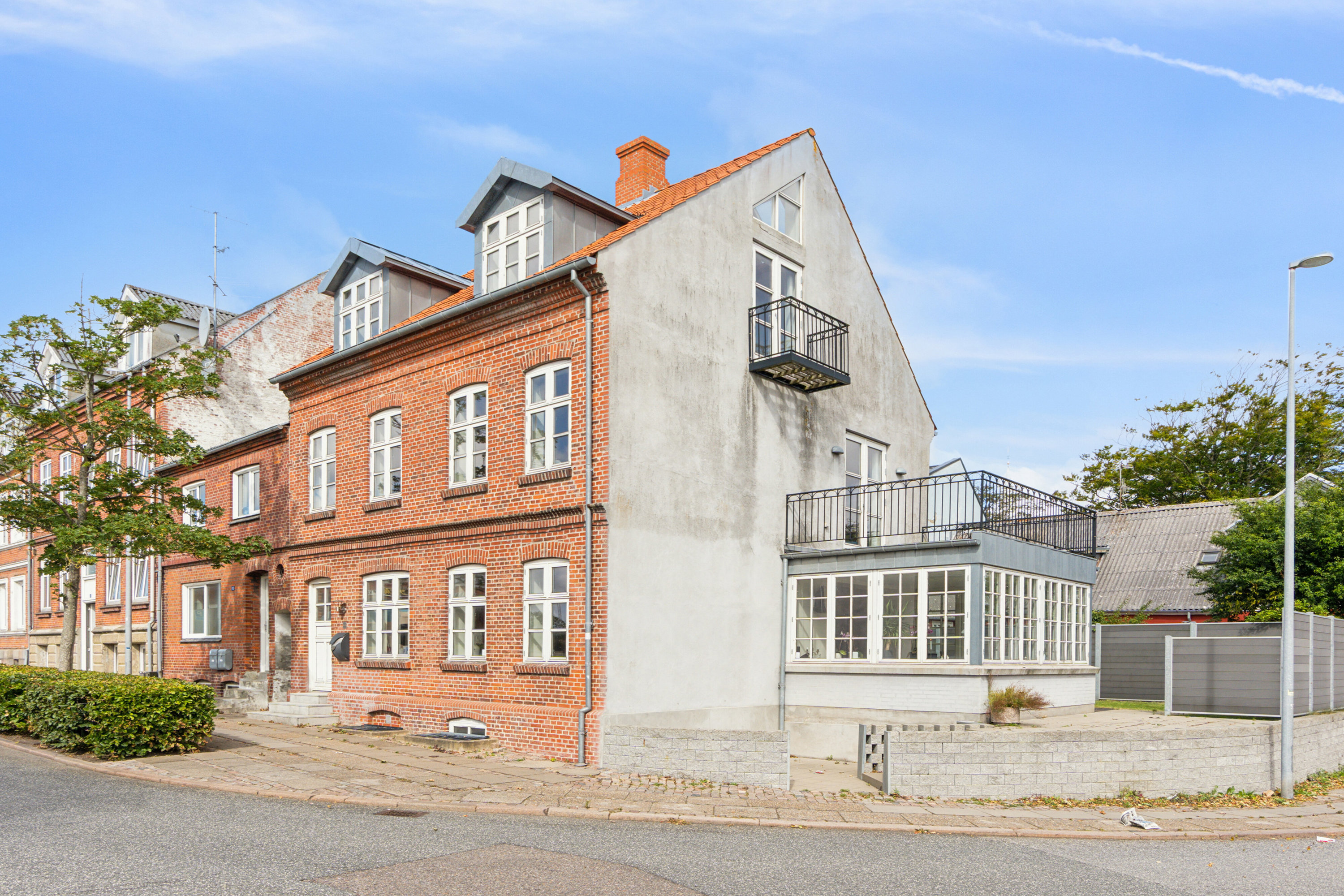 Fremhævet set fra vejen billede i fuldskærmstilstand. Billede af Jernbanegade 8, 7700 Thisted