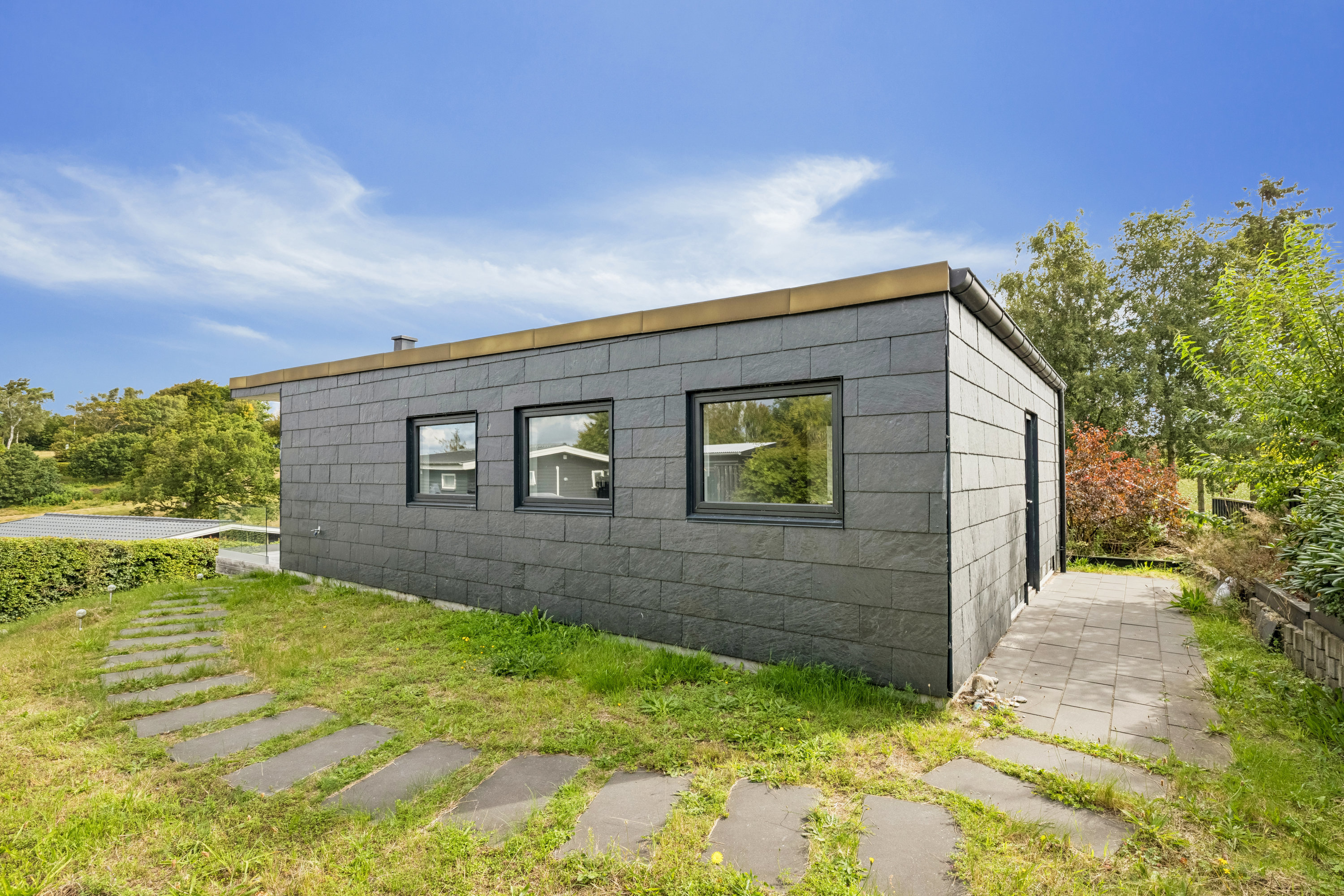 Fremhævet  billede i fuldskærmstilstand. Billede af Strandvejen 62, Hjarbæk, 8831 Løgstrup