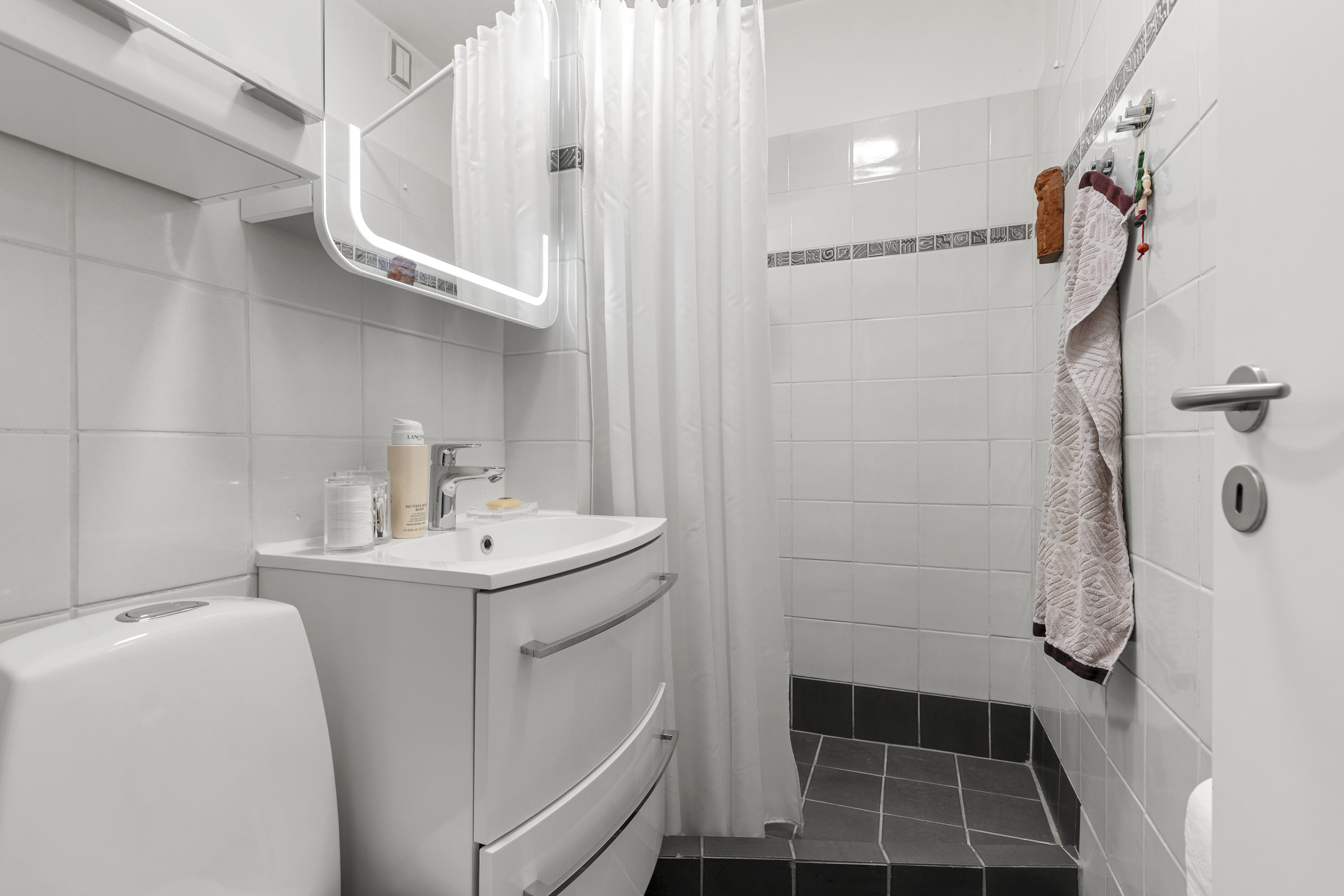 Fremhævet badeværelse billede i fuldskærmstilstand. Billede af Havnevej 26, 1. tv., 4000 Roskilde