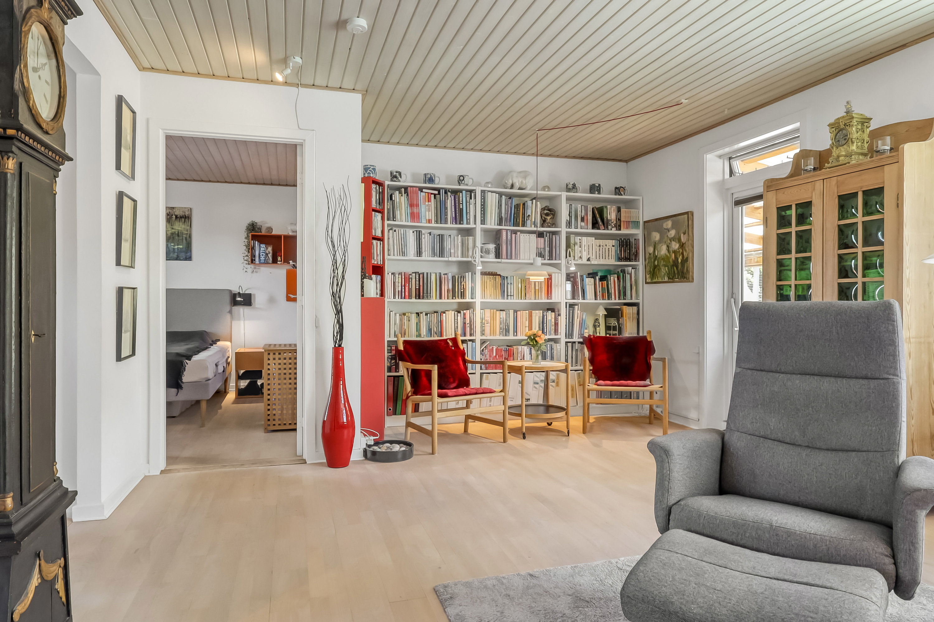 Fremhævet stue billede i fuldskærmstilstand. Billede af Thorsvang 26, Tåsinge, 5700 Svendborg