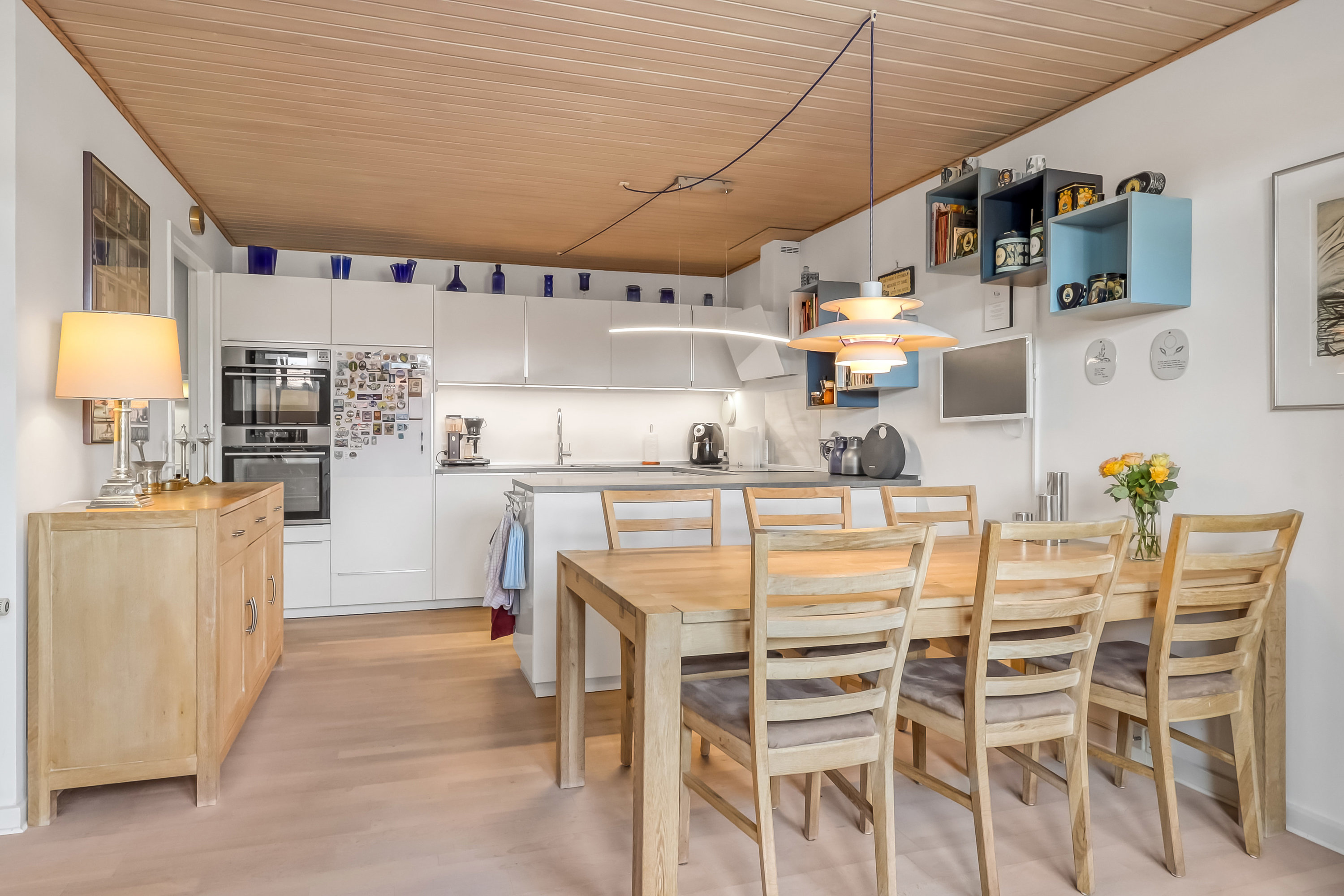 Fremhævet stue billede i fuldskærmstilstand. Billede af Thorsvang 26, Tåsinge, 5700 Svendborg