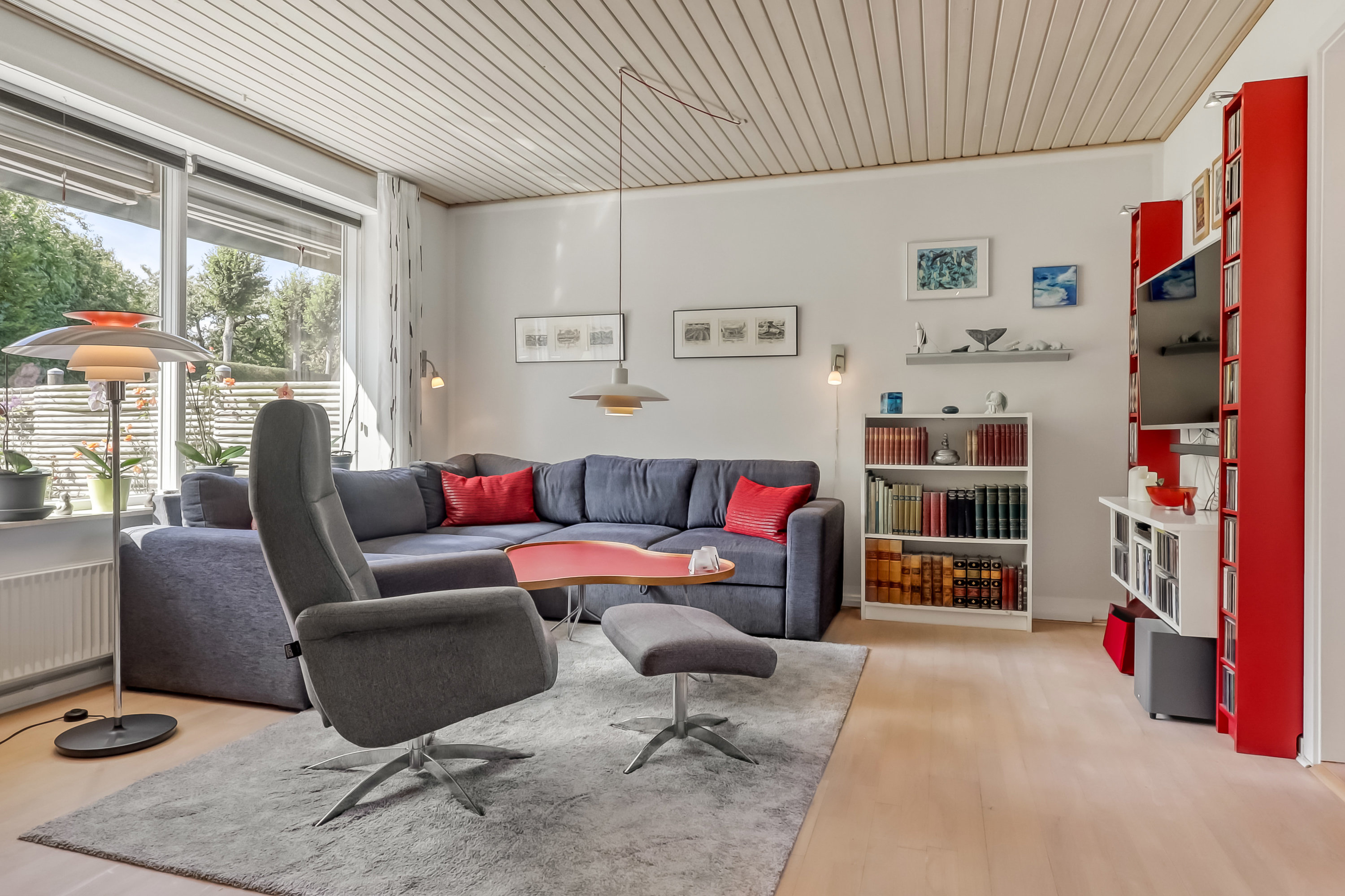 Fremhævet stue billede i fuldskærmstilstand. Billede af Thorsvang 26, Tåsinge, 5700 Svendborg