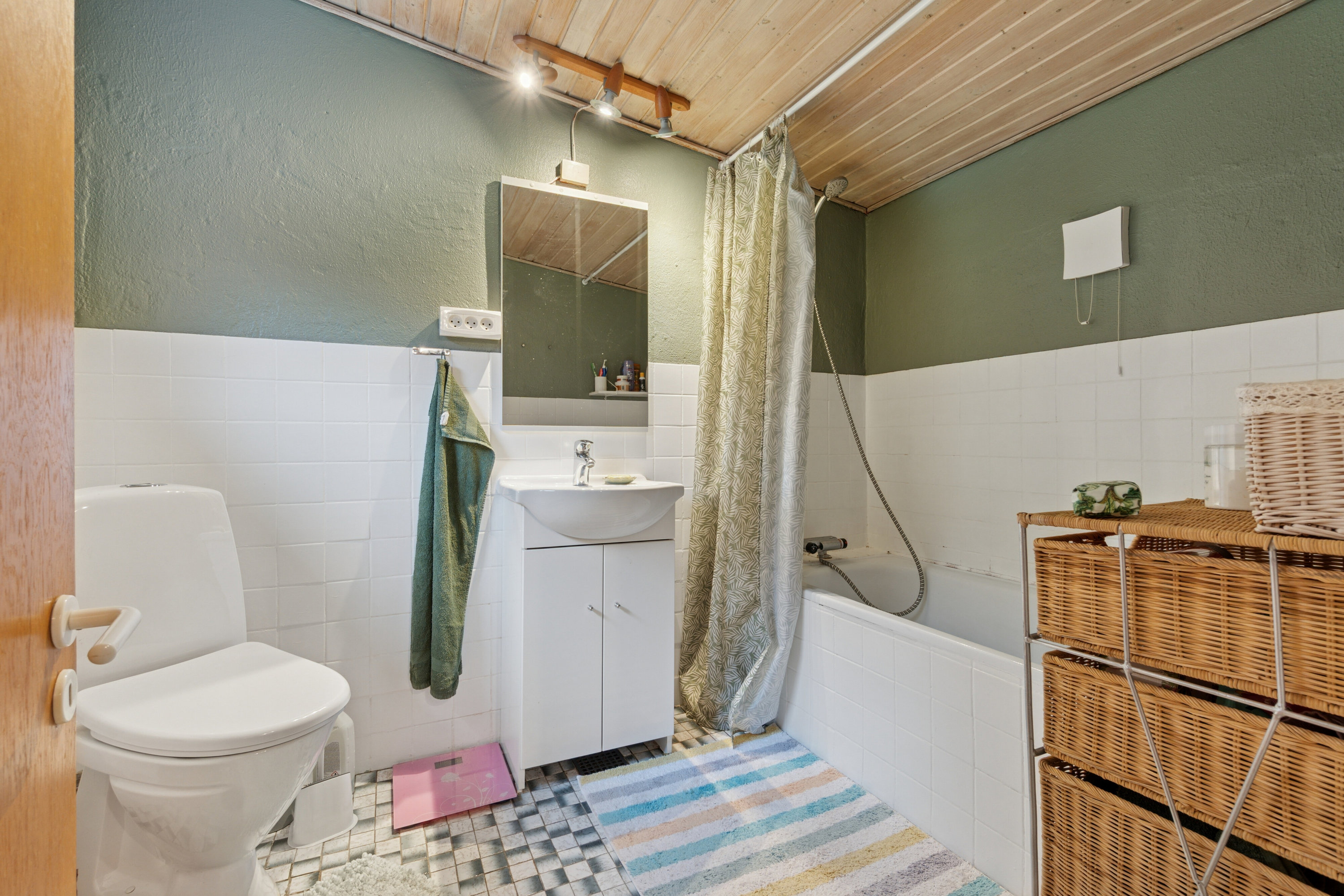 Fremhævet badeværelse billede i fuldskærmstilstand. Billede af Nørbyvej 1, Tved, 7700 Thisted