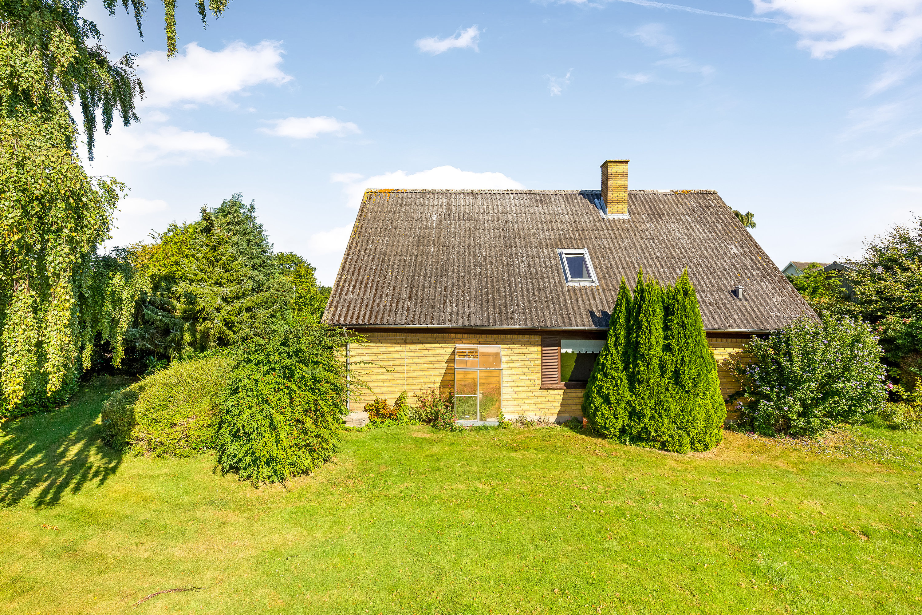 Fremhævet mastefoto billede i fuldskærmstilstand. Billede af Lokesvej 22, 4873 Væggerløse