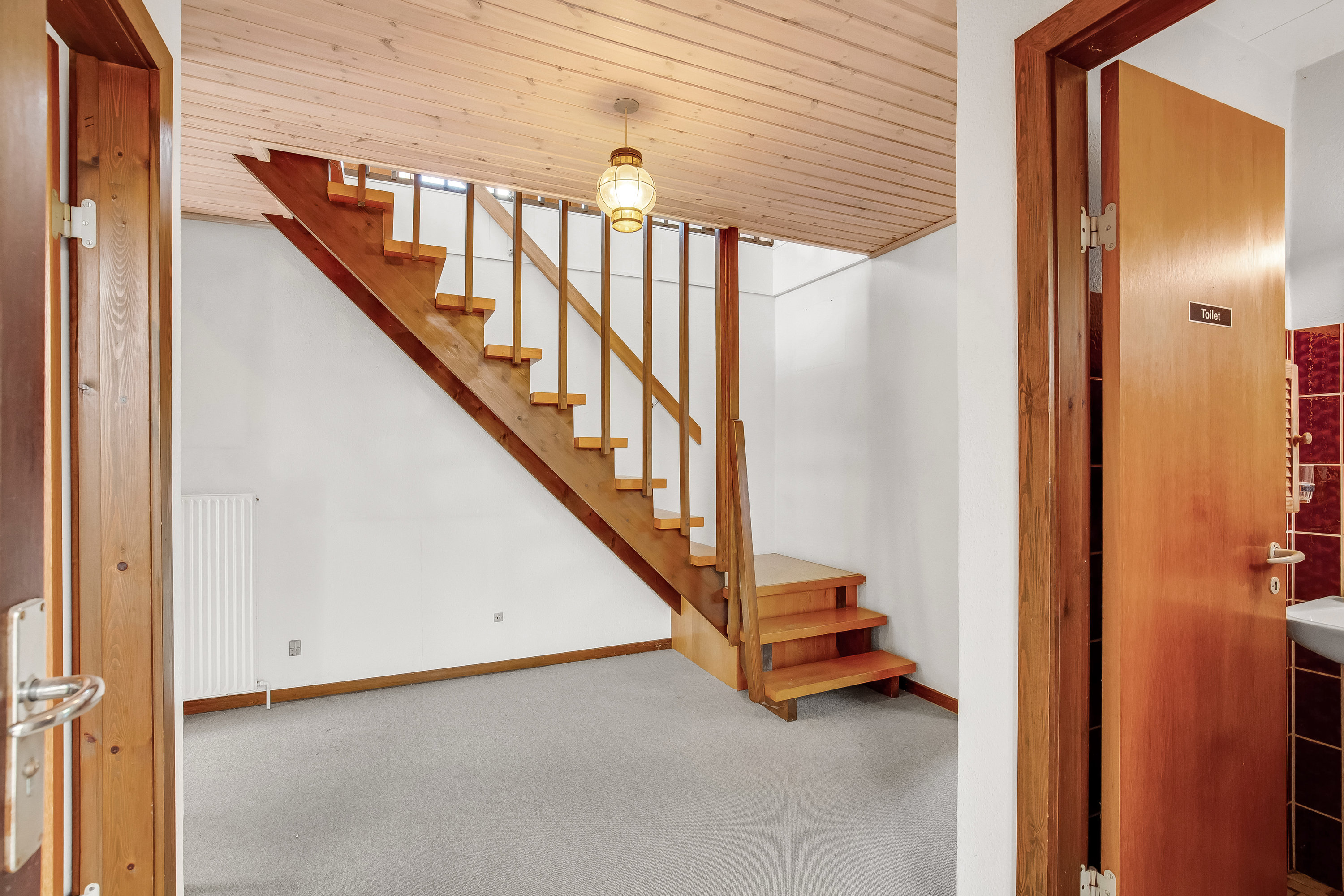 Fremhævet trappe billede i fuldskærmstilstand. Billede af Lokesvej 22, 4873 Væggerløse