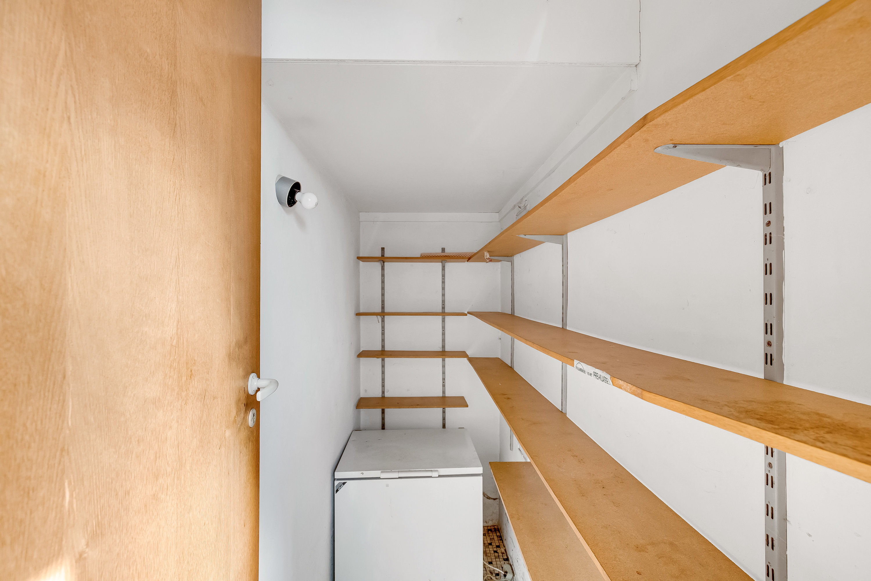 Fremhævet viktualierum billede i fuldskærmstilstand. Billede af Lokesvej 22, 4873 Væggerløse