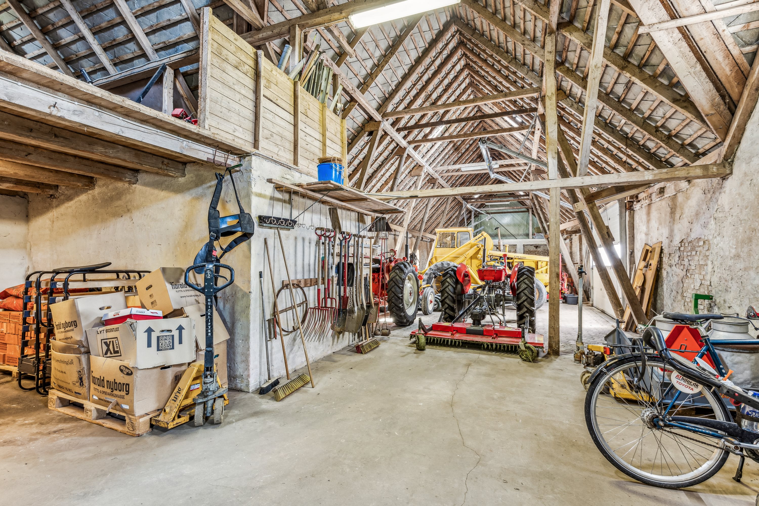 Fremhævet garage billede i fuldskærmstilstand. Billede af Hyllerødvej 4A, 8783 Hornsyld