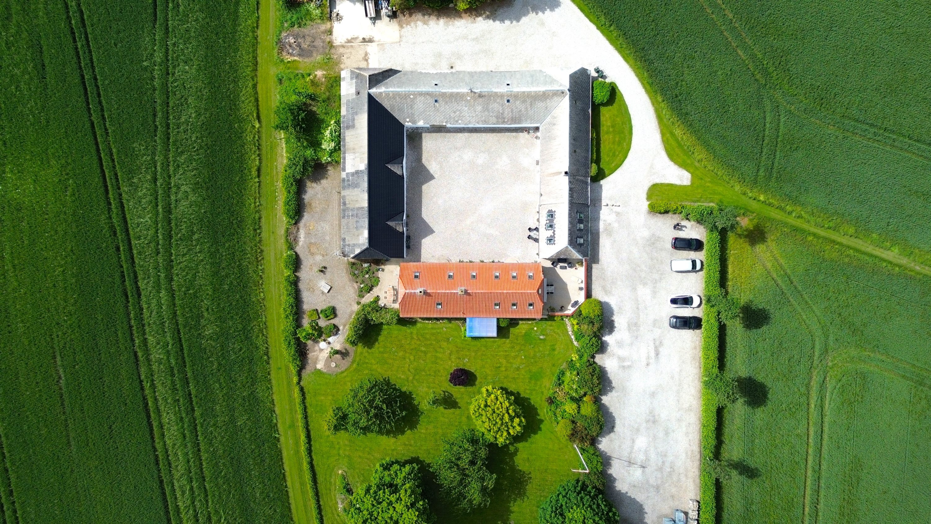 Fremhævet luft foto billede i fuldskærmstilstand. Billede af Hyllerødvej 4A, 8783 Hornsyld