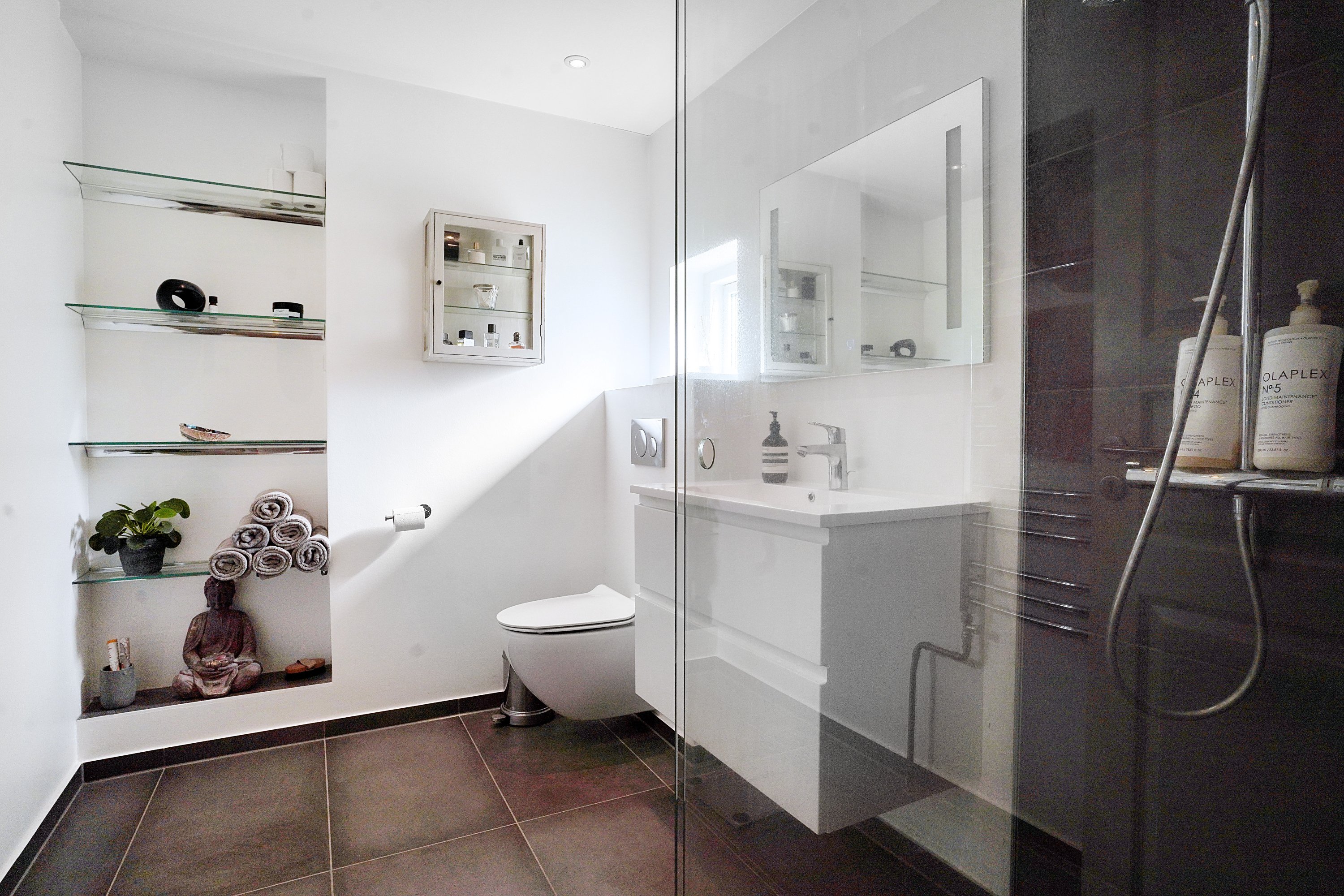 Fremhævet badeværelse billede i fuldskærmstilstand. Billede af Rønnebærvej 27, 3400 Hillerød