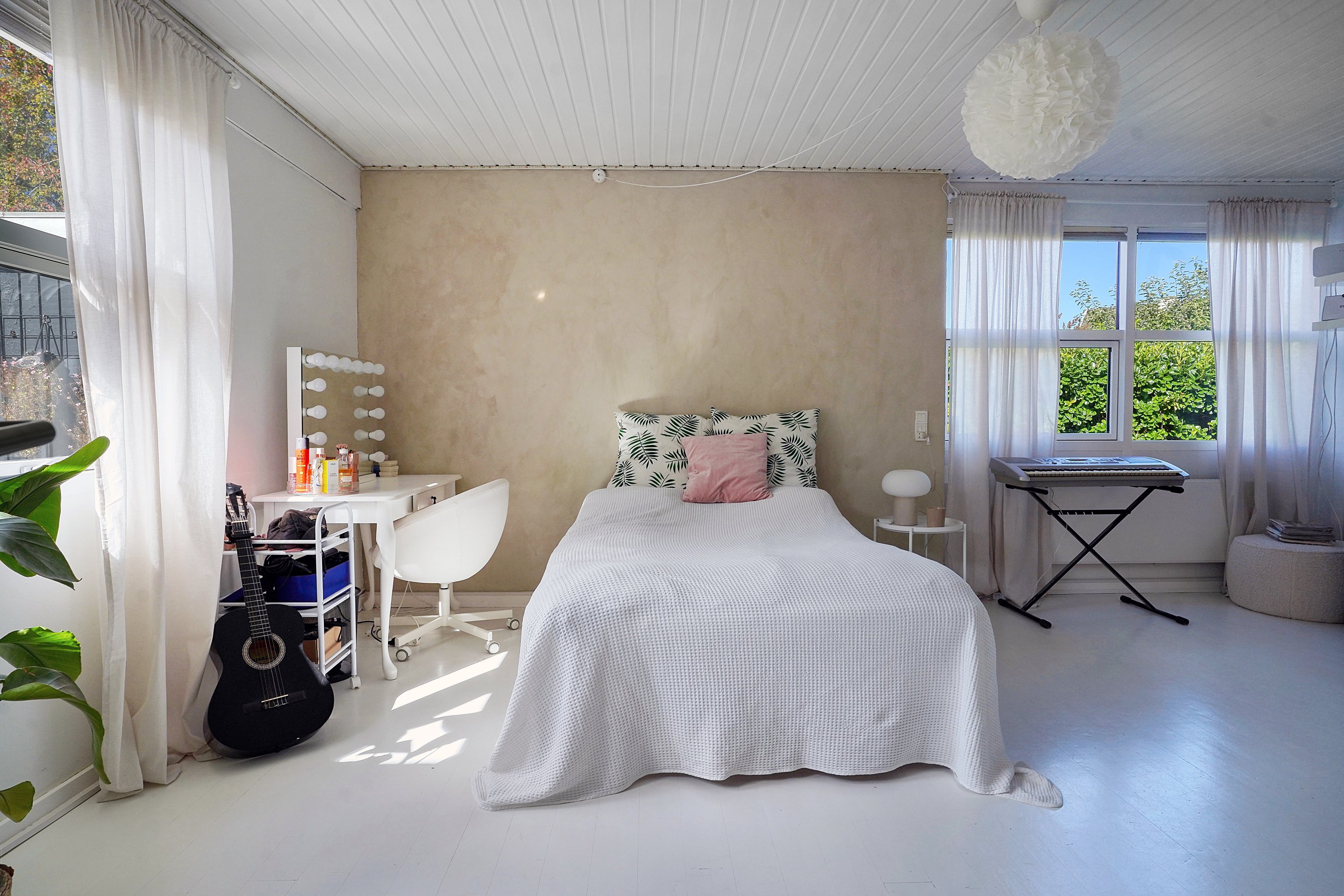 Fremhævet værelse billede i fuldskærmstilstand. Billede af Rønnebærvej 27, 3400 Hillerød