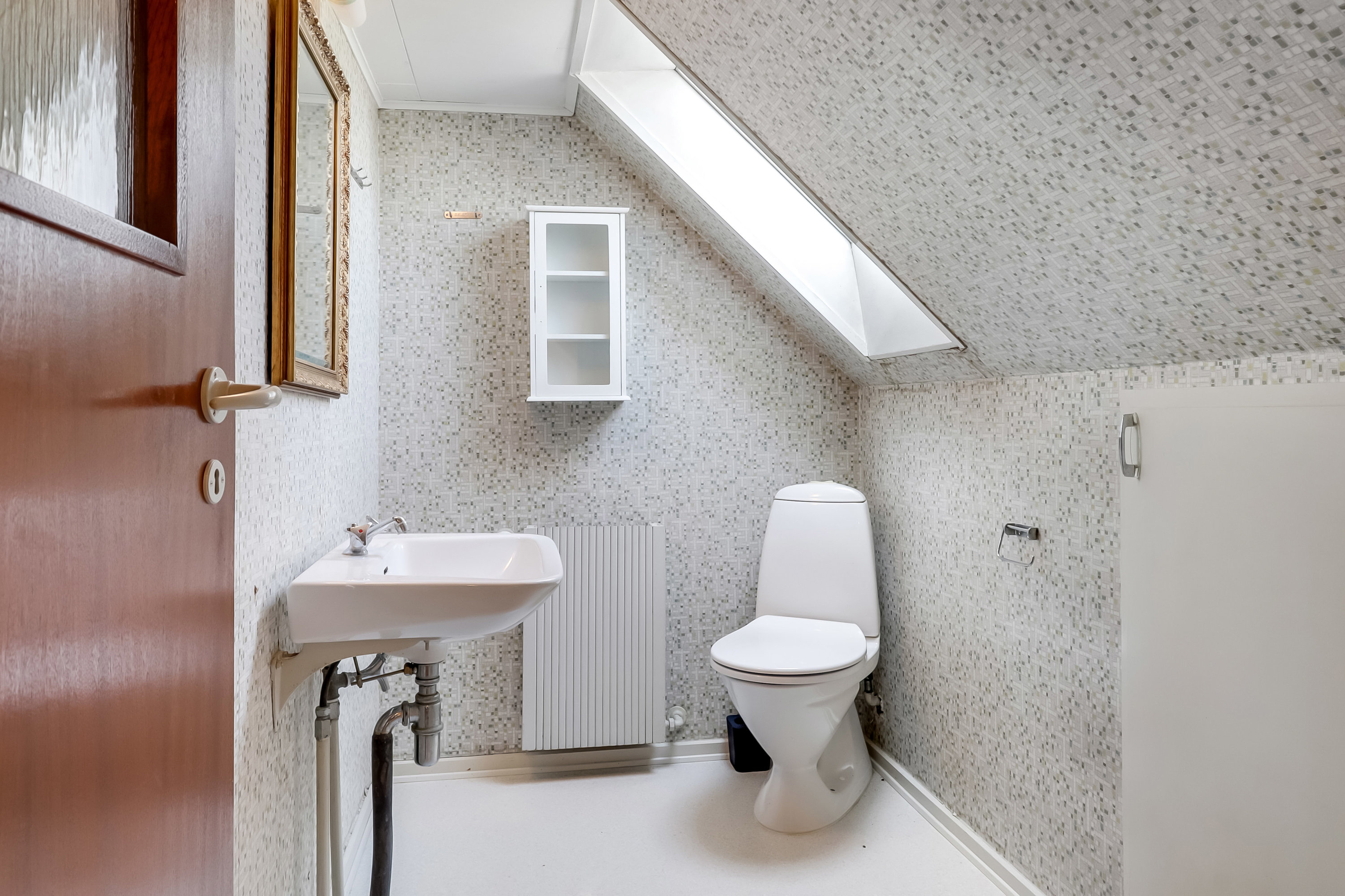 Fremhævet toilet billede i fuldskærmstilstand. Billede af Åbyvej 8, Hundstrup, 5762 Vester Skerninge