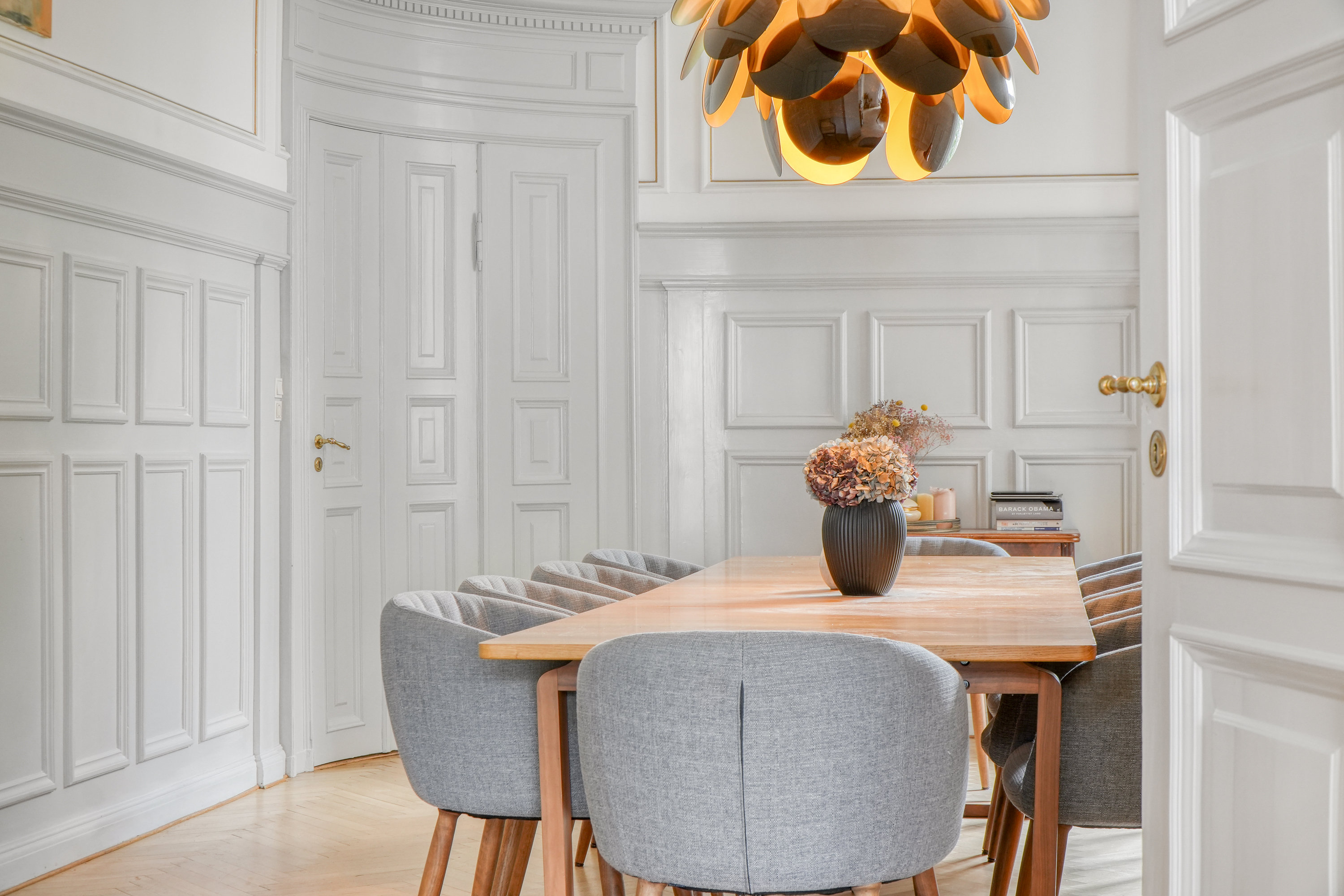 Fremhævet andet billede i fuldskærmstilstand. Billede af Amicisvej 21, 1., 1852 Frederiksberg C